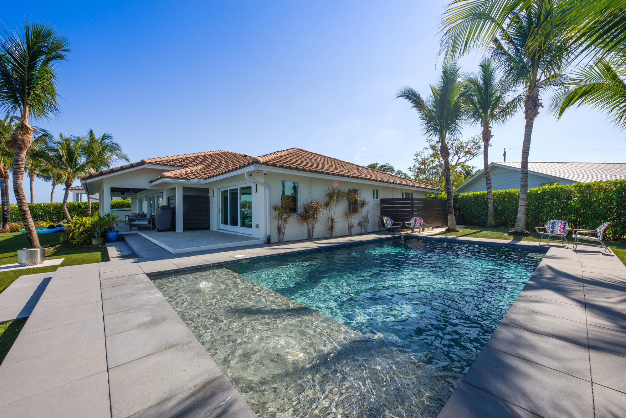 RIO VISTA OF ISLAND SHORE - Residential