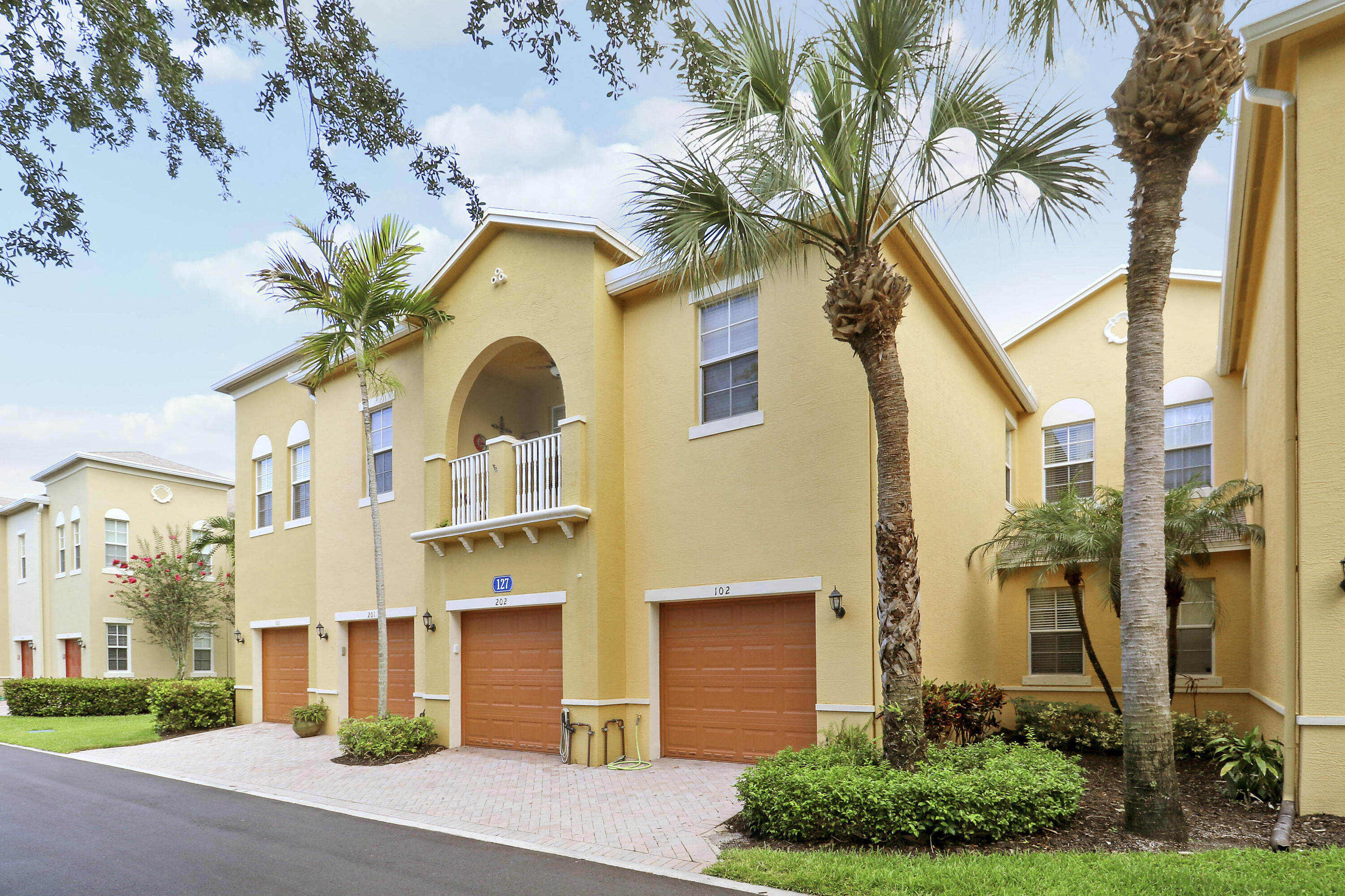 SANDPIPER COVE AT BOTANICA CONDO - Residential