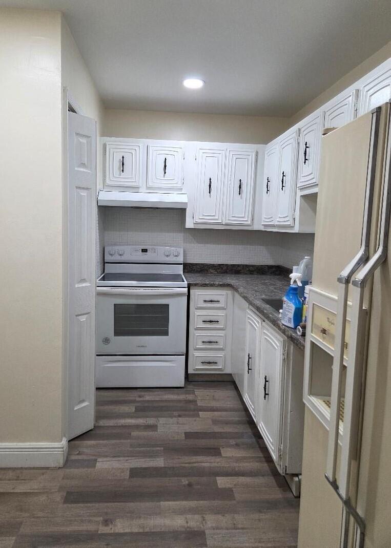 LAKE ISLAND - Residential Lease