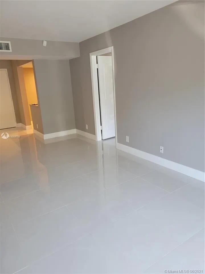 CASA DEL RIO CONDO - Residential Lease