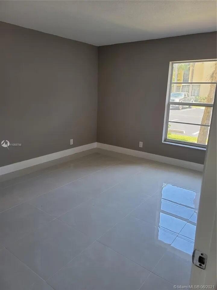 CASA DEL RIO CONDO - Residential Lease