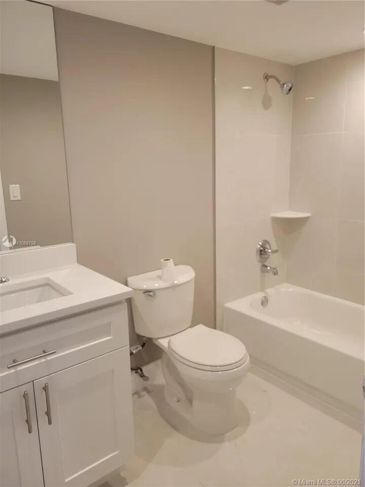 CASA DEL RIO CONDO - Residential Lease