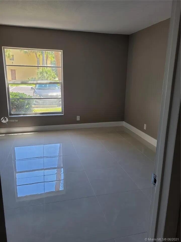 CASA DEL RIO CONDO - Residential Lease