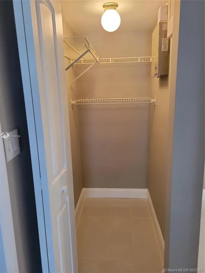 CASA DEL RIO CONDO - Residential Lease