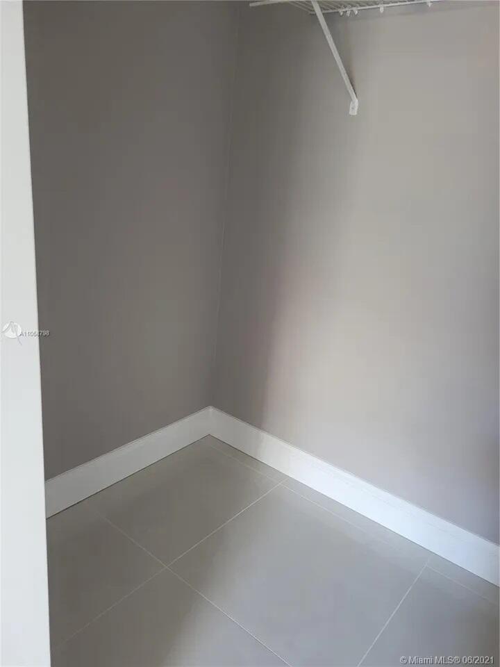 CASA DEL RIO CONDO - Residential Lease