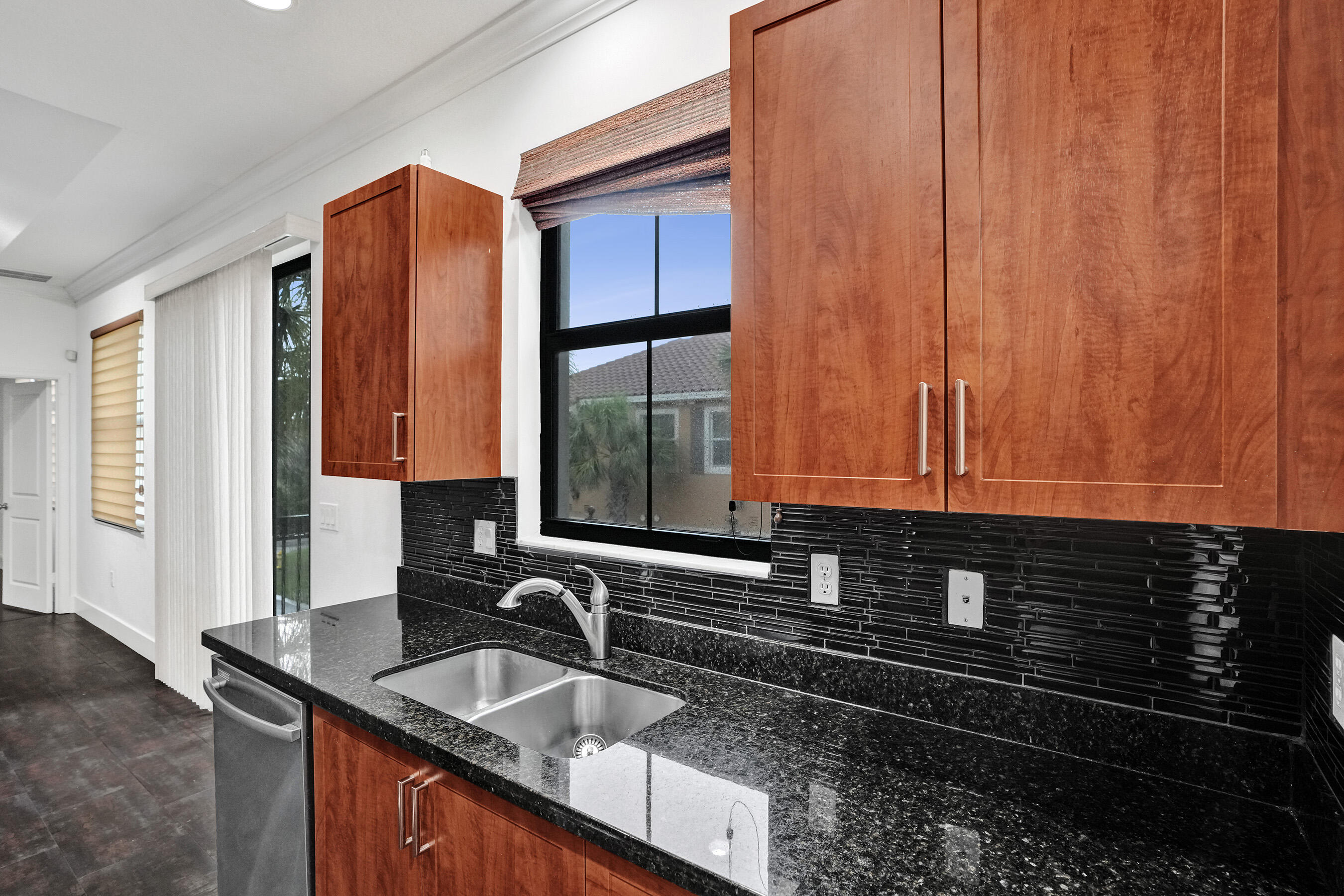 SAWGRASS LAKES - Residential