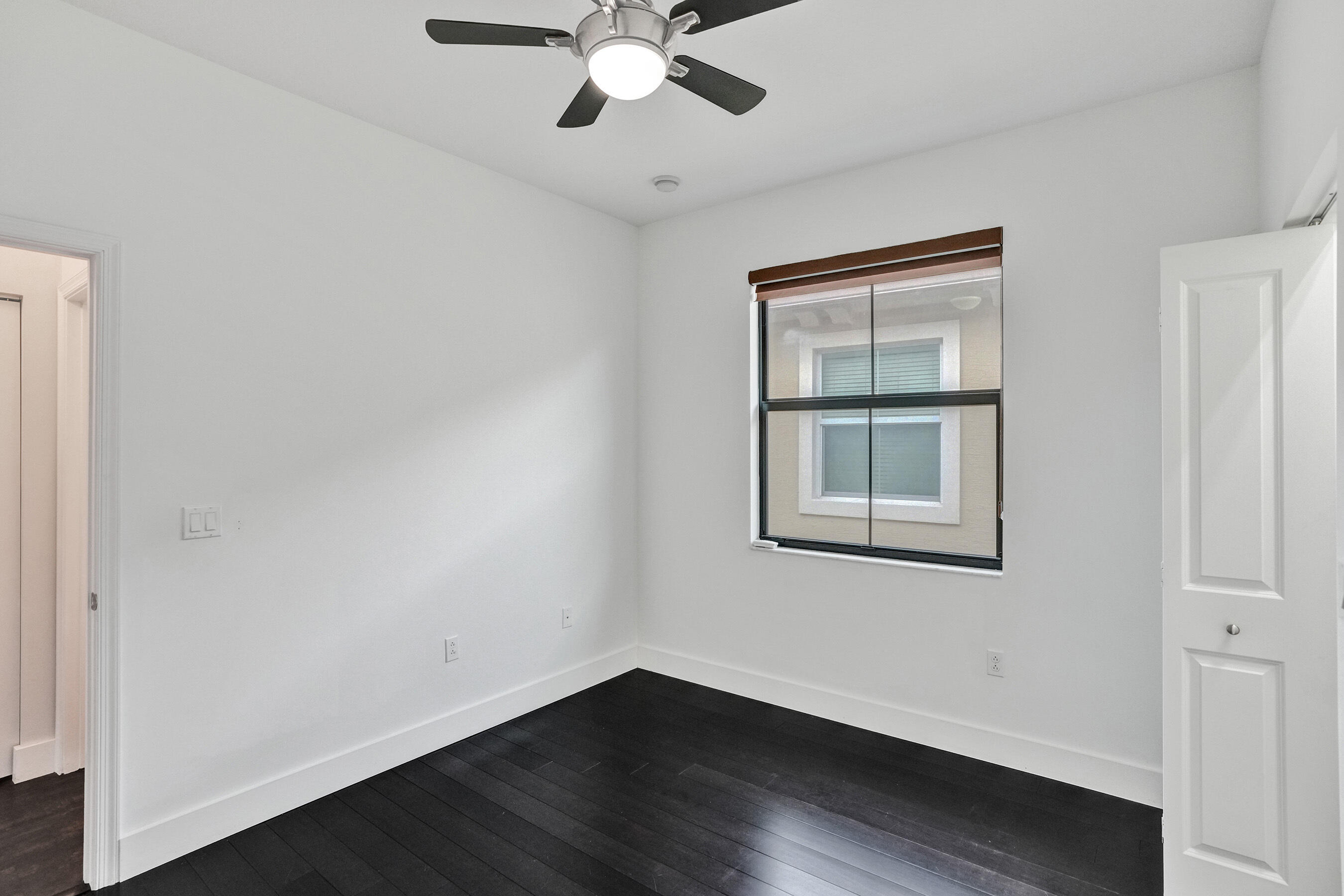 SAWGRASS LAKES - Residential