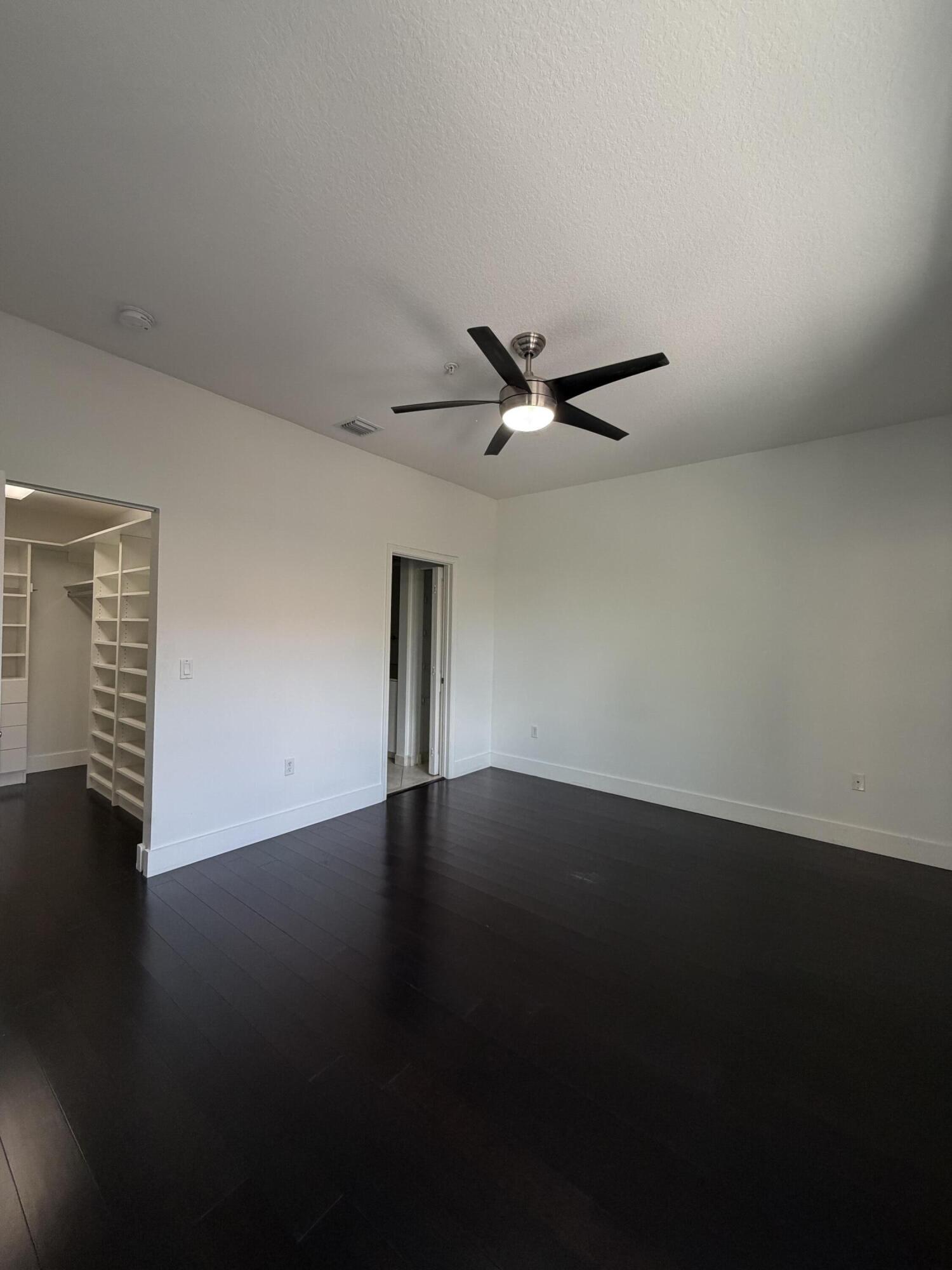 SAWGRASS LAKES - Residential
