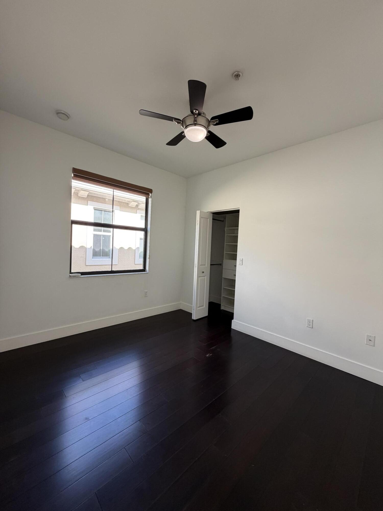 SAWGRASS LAKES - Residential