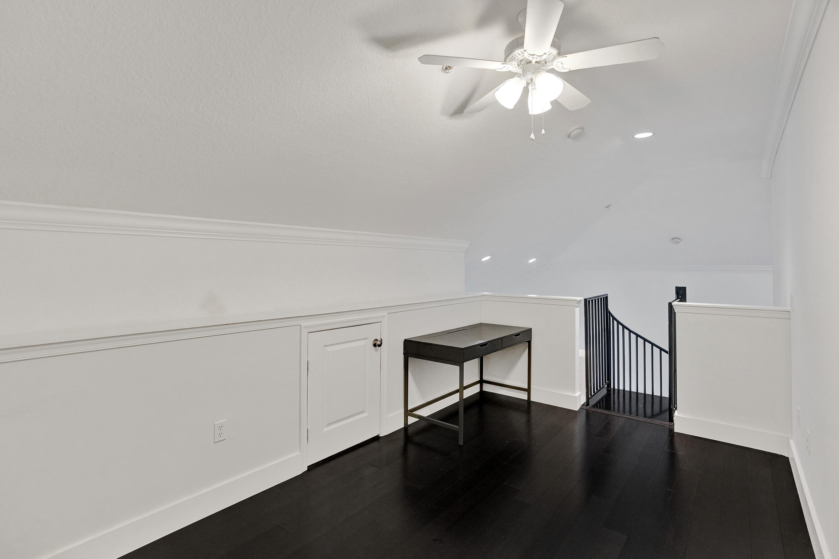 SAWGRASS LAKES - Residential