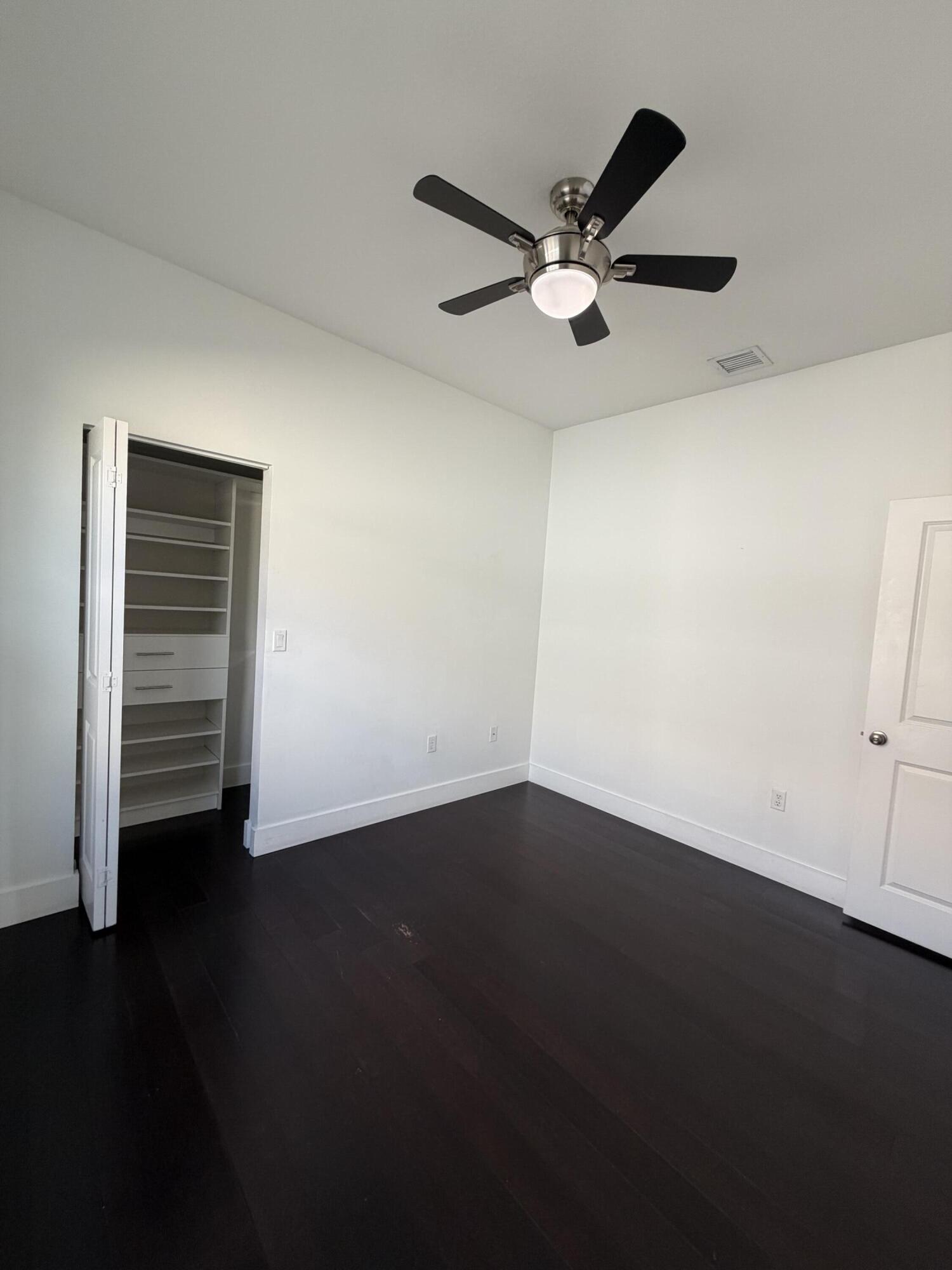 SAWGRASS LAKES - Residential