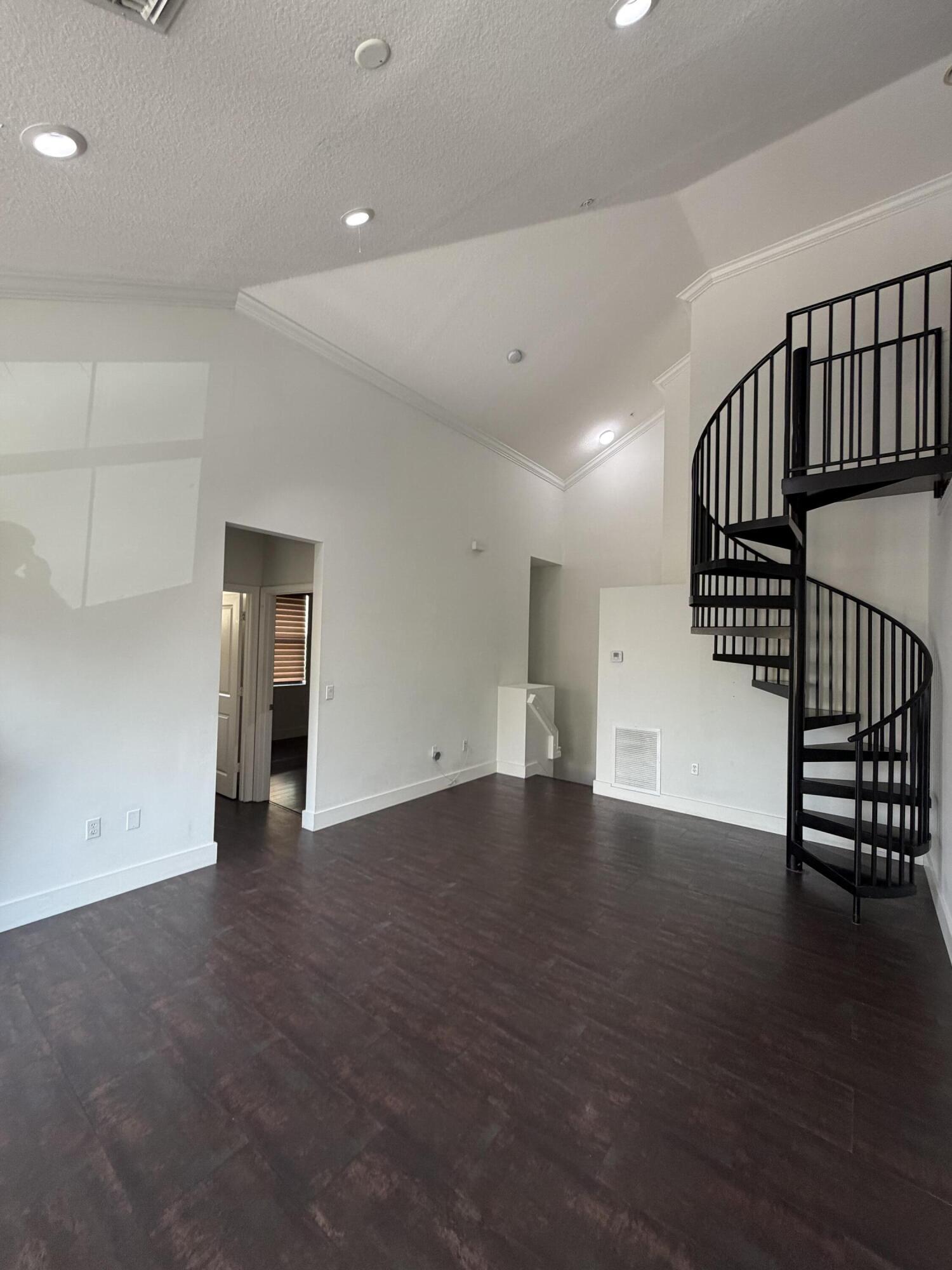 SAWGRASS LAKES - Residential
