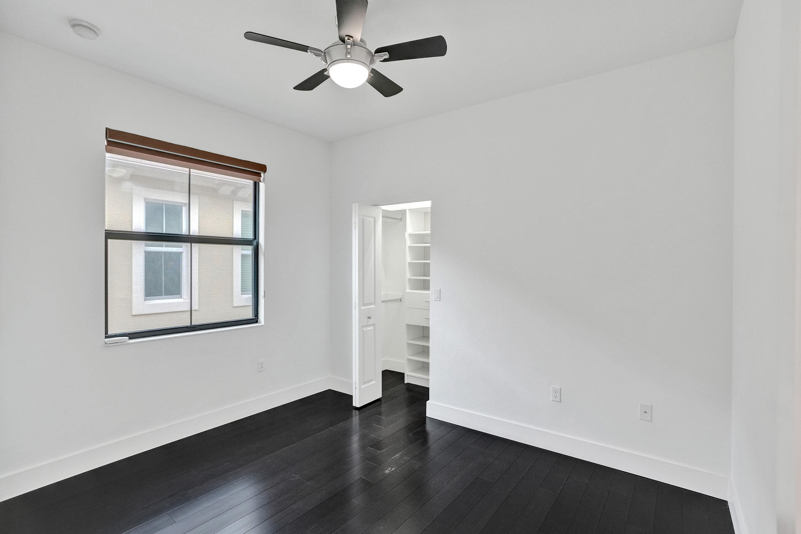 SAWGRASS LAKES - Residential