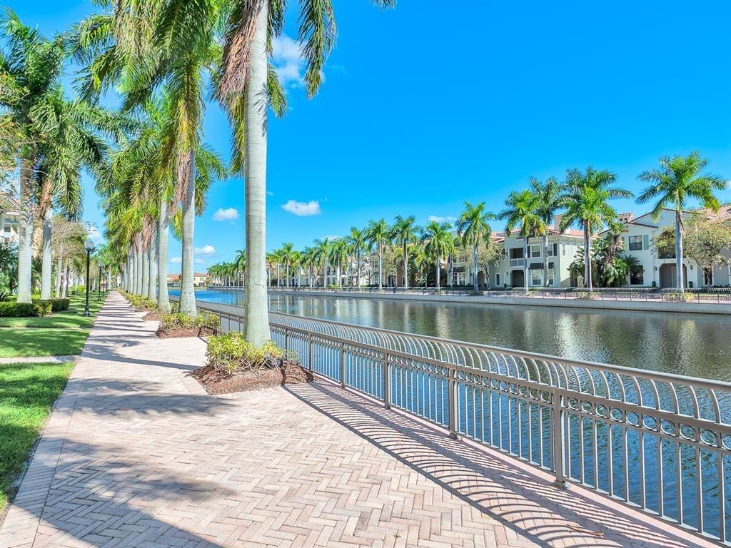 SAWGRASS LAKES - Residential