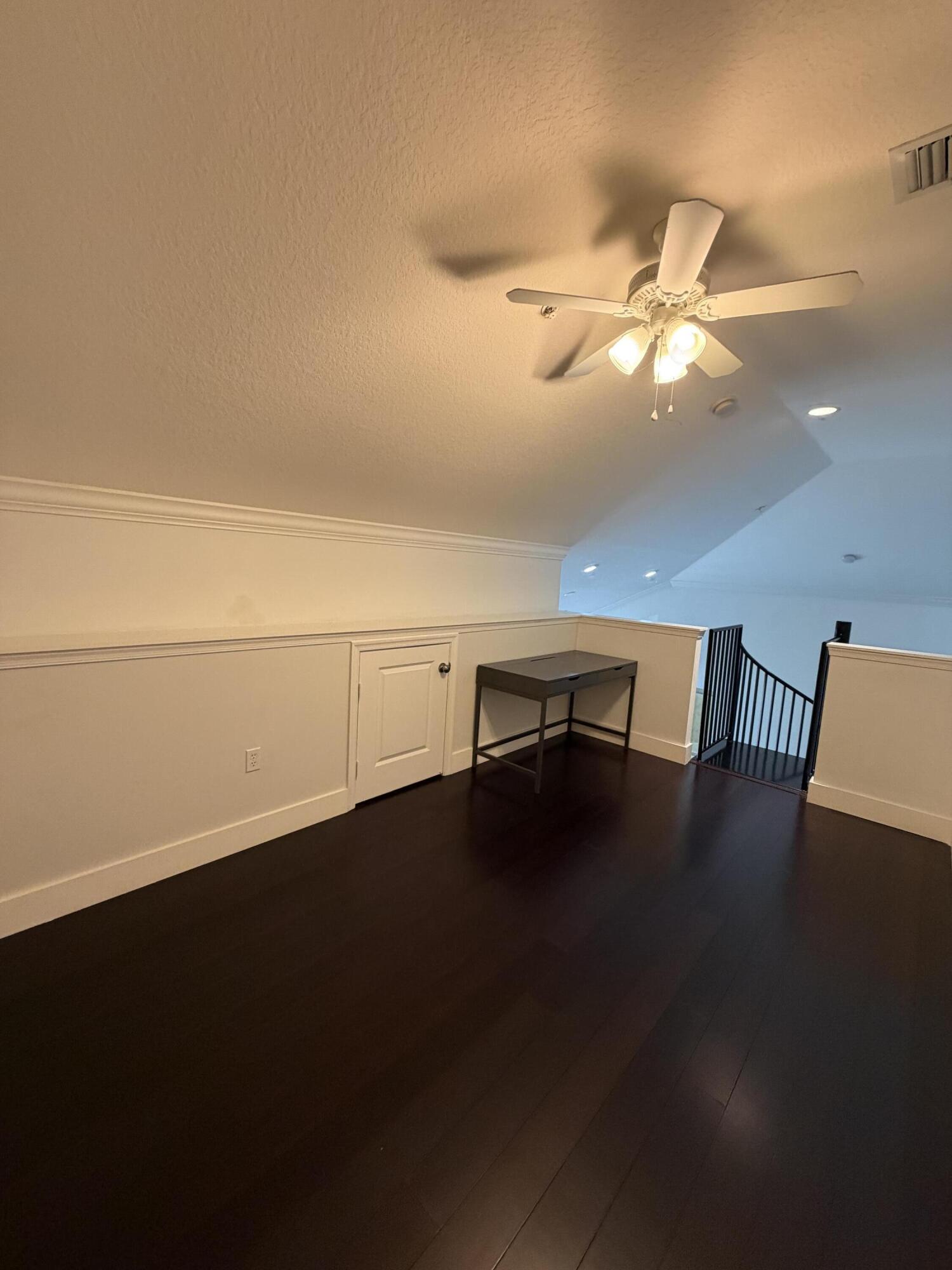 SAWGRASS LAKES - Residential