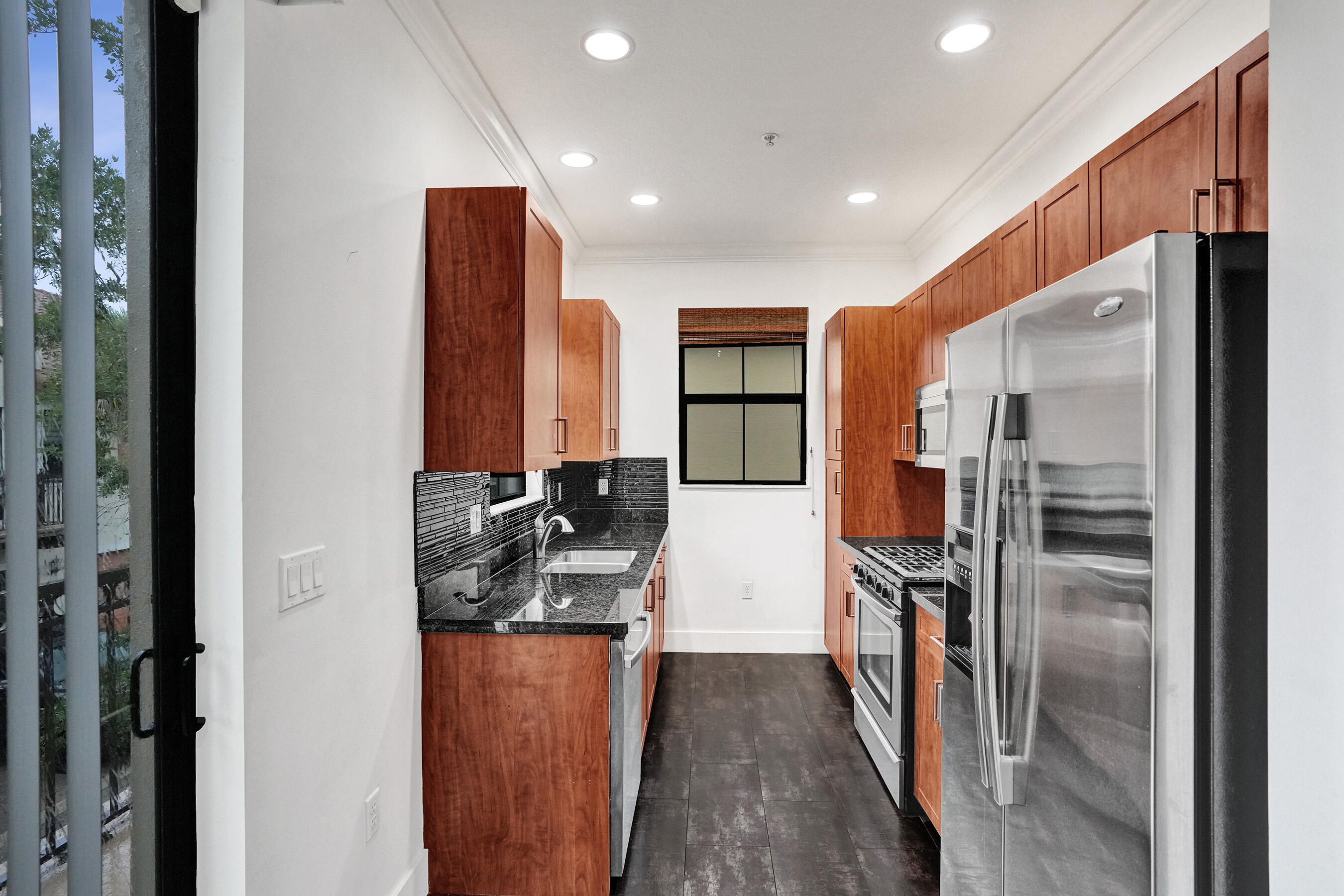 SAWGRASS LAKES - Residential