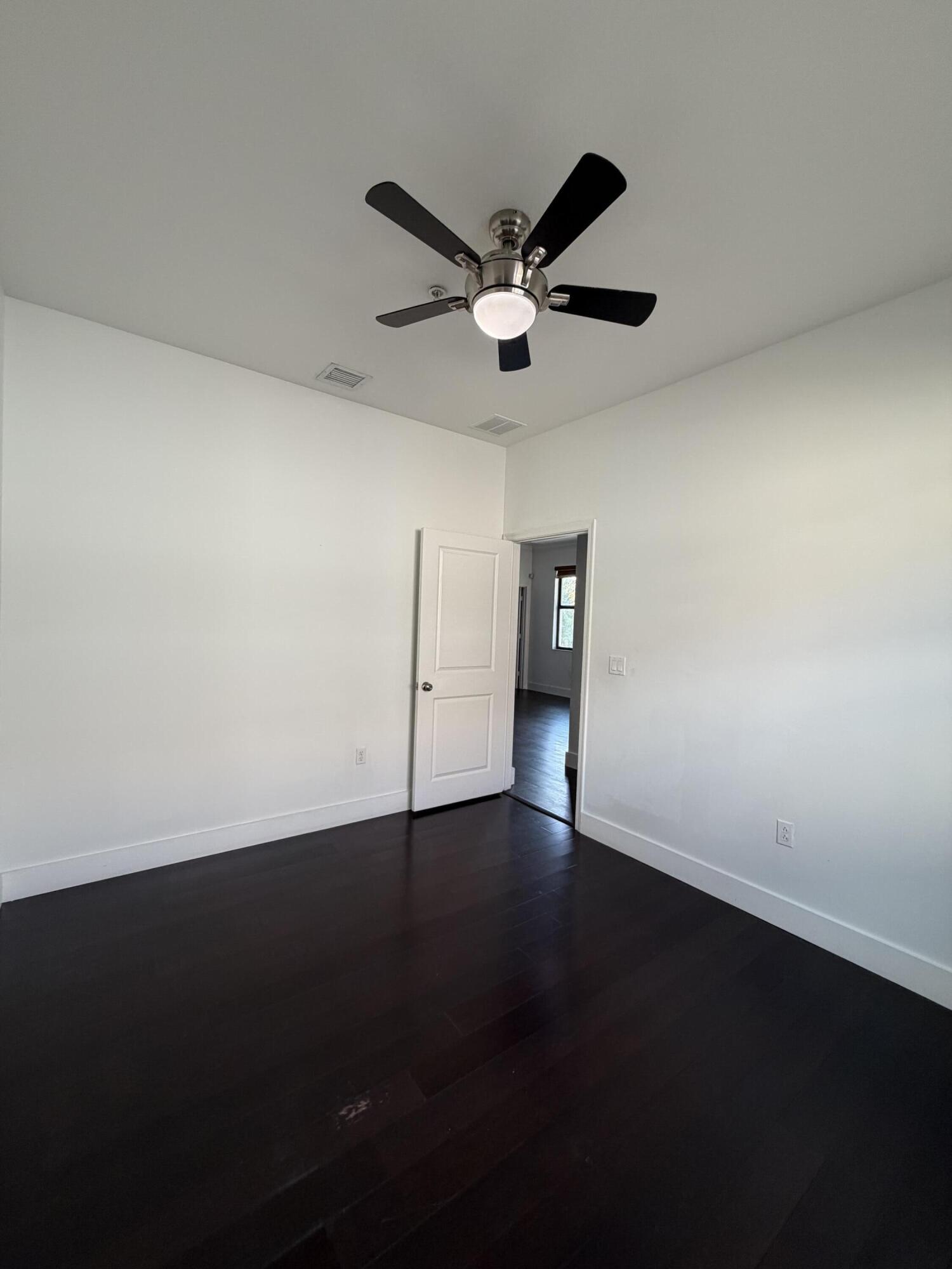 SAWGRASS LAKES - Residential