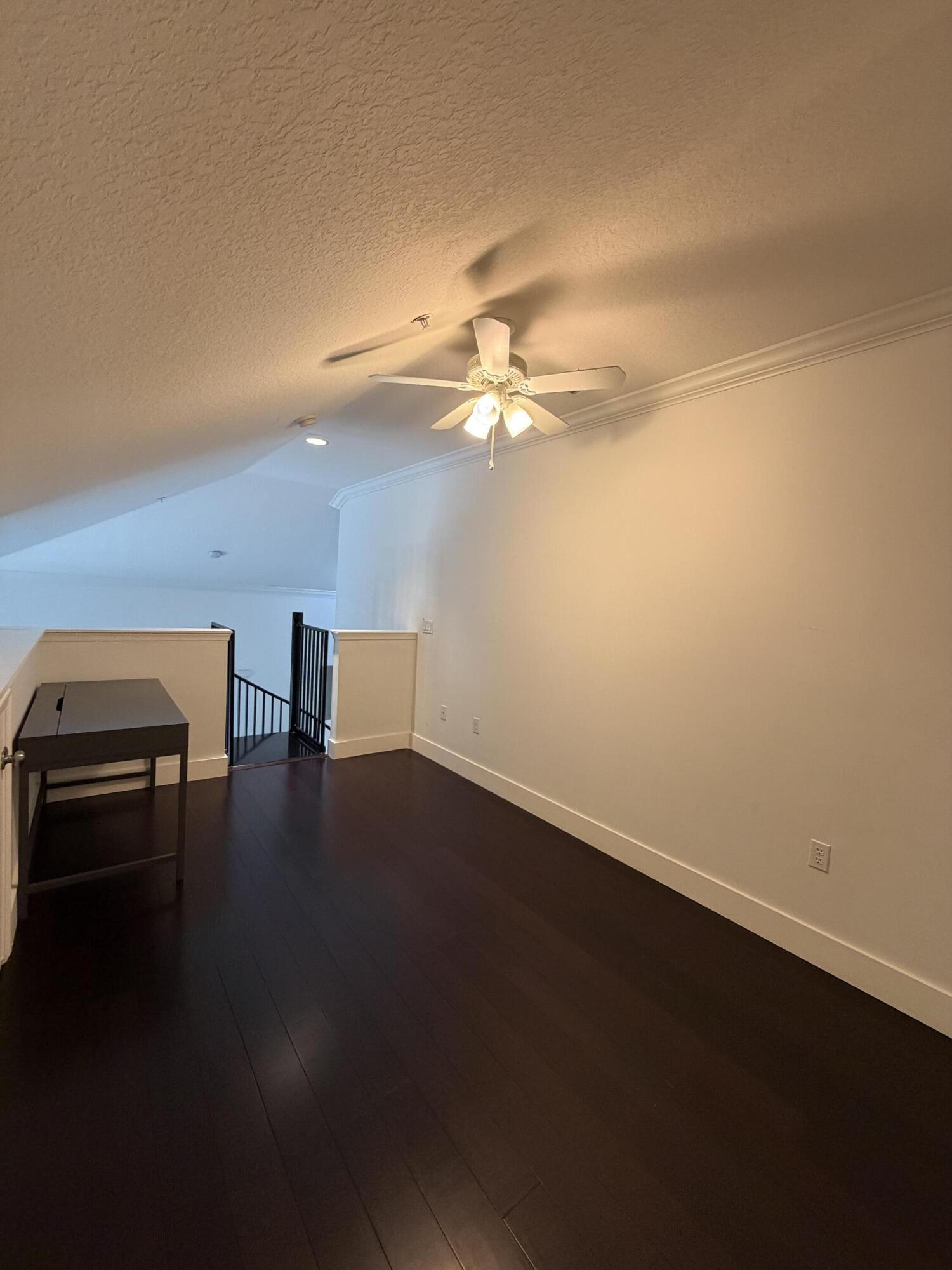 SAWGRASS LAKES - Residential