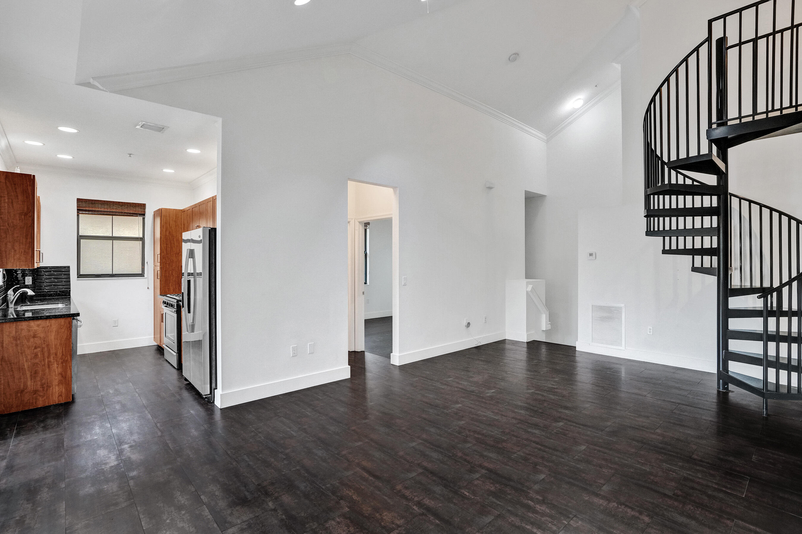 SAWGRASS LAKES - Residential