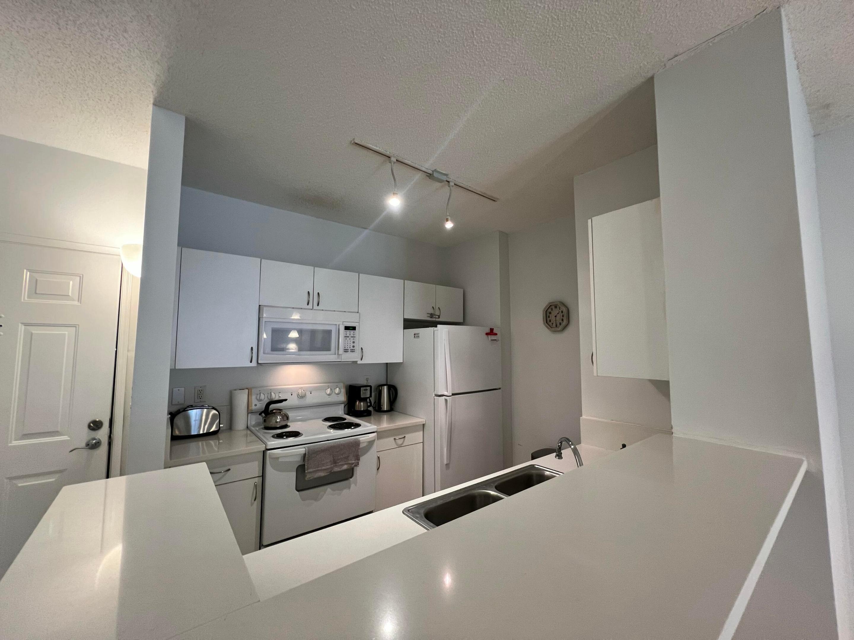 COURTYARDS IN CITYPLACE CONDO - Residential Lease