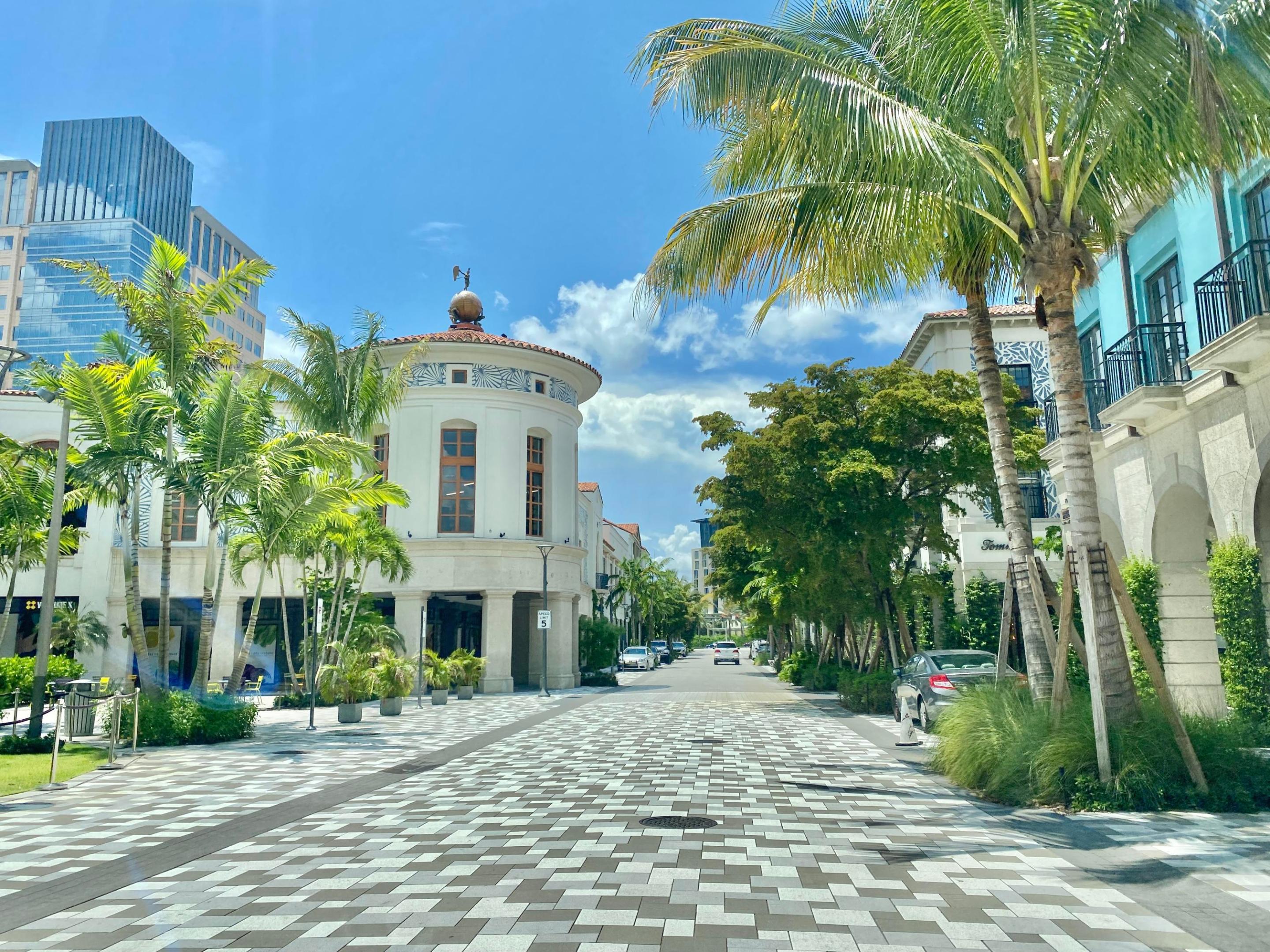 COURTYARDS IN CITYPLACE CONDO - Residential Lease