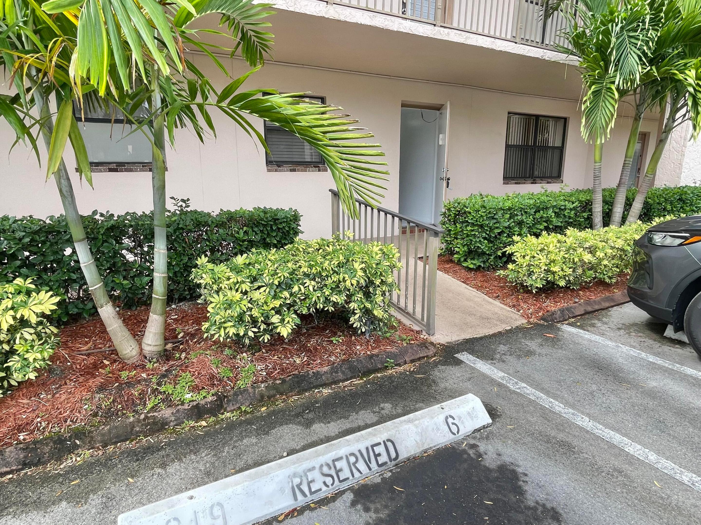 SUNRISE LAKES 219 CONDO UNIT 104 - Residential