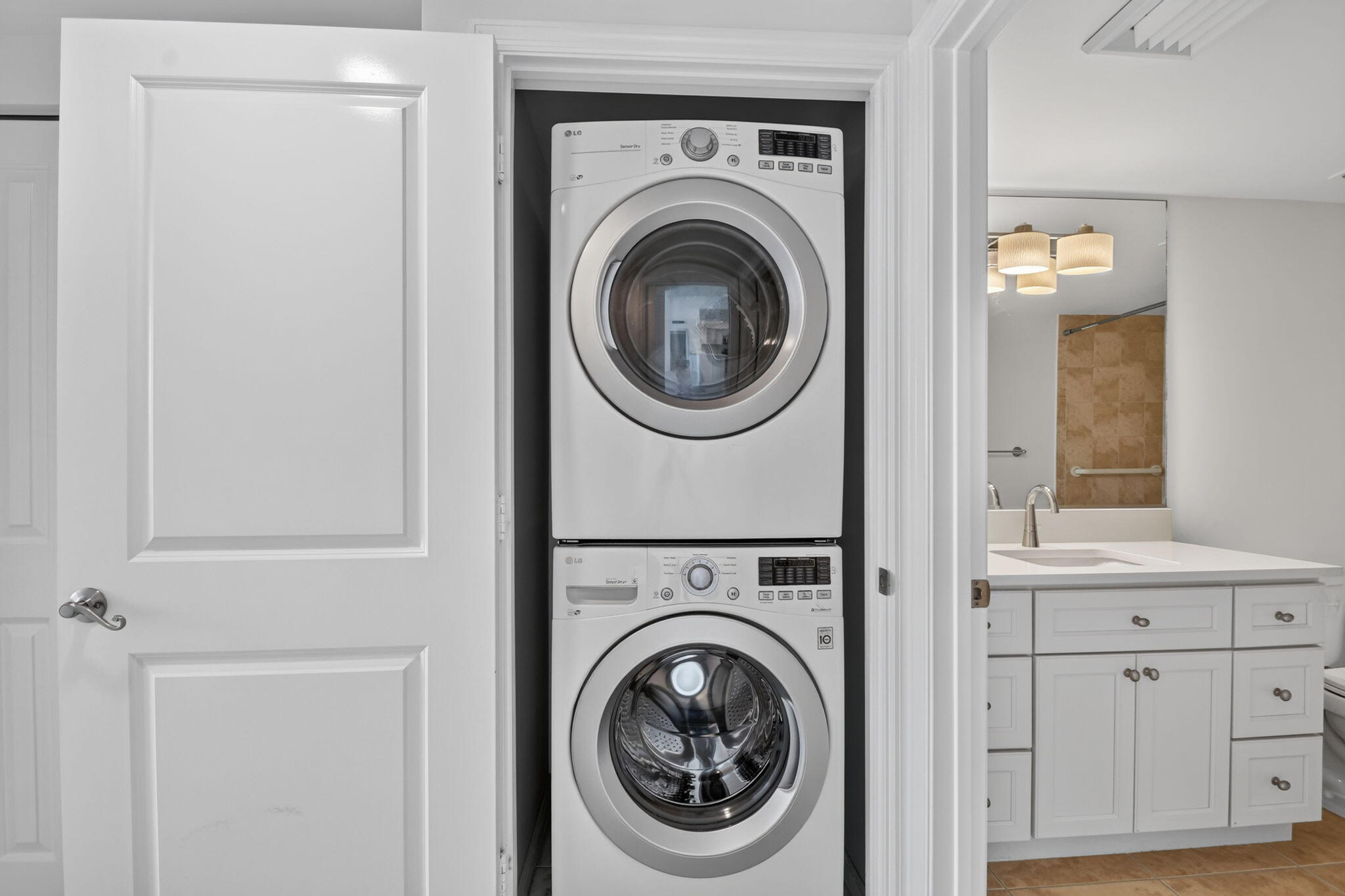 METROPOLITAN CONDO - Residential