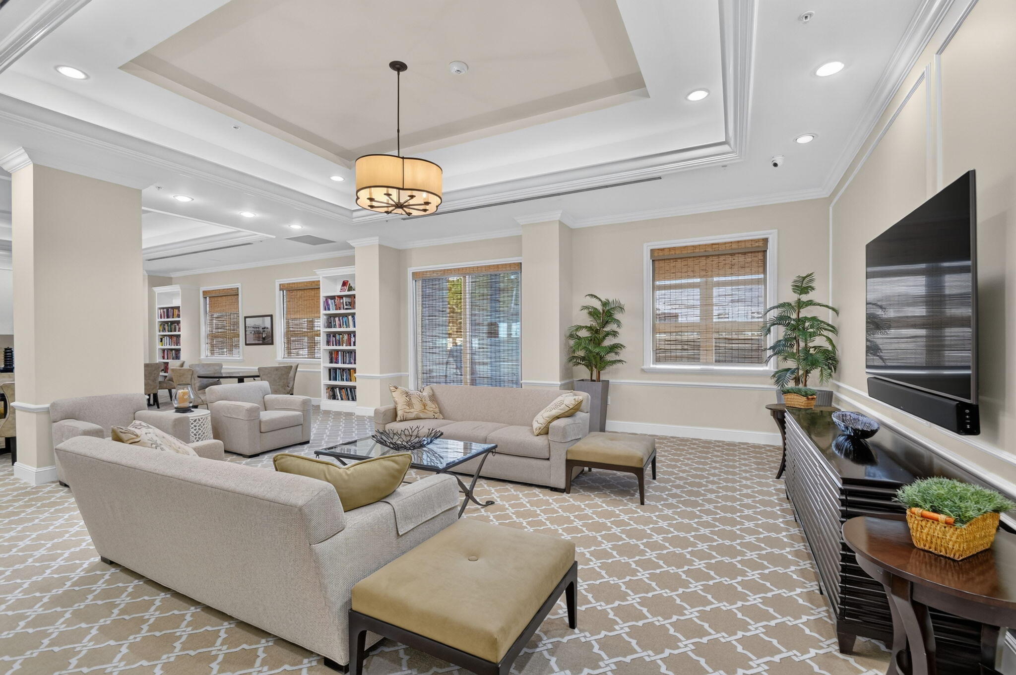 METROPOLITAN CONDO - Residential