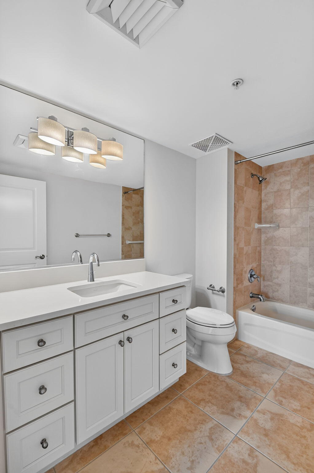 METROPOLITAN CONDO - Residential