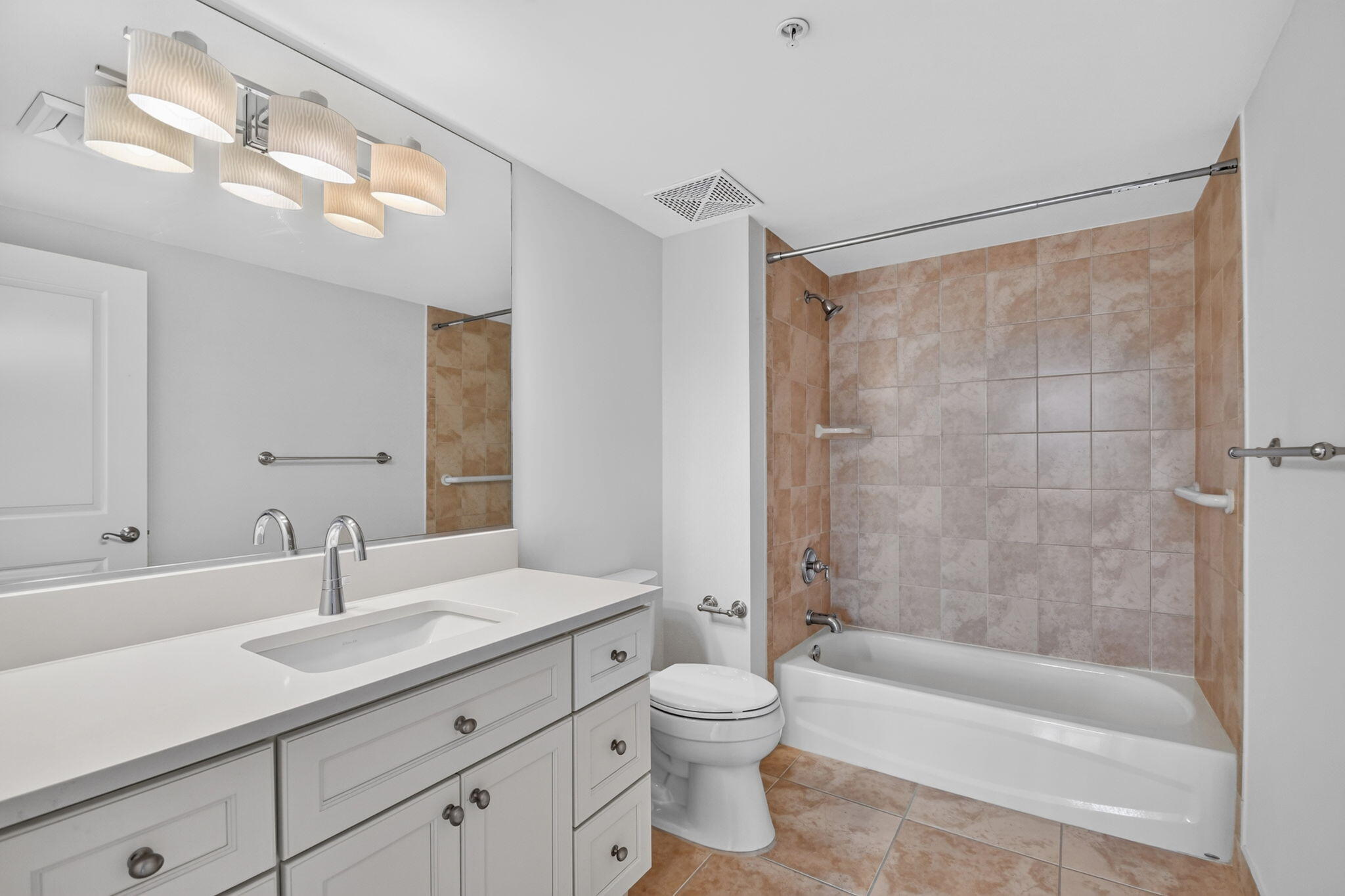 METROPOLITAN CONDO - Residential