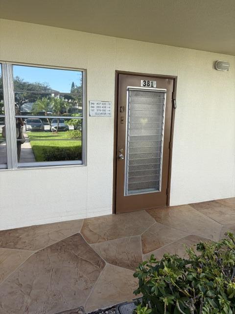 1st Floor, 1bed/1,5 bath unit and close to exterior parking space. Screened back porch. Central Air,Stainless Steel Whirlpool double door Regridgerator ,Range,Microwave,Toaster Oven. Furniture included.  HOA APPLICATION FOR BUYERS  AND HOA APPROVAL OF BUYER