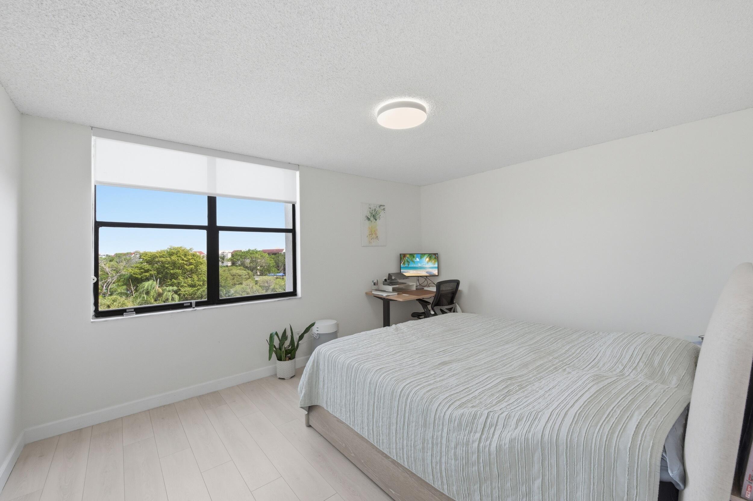 LAKESIDE CONDO - Residential