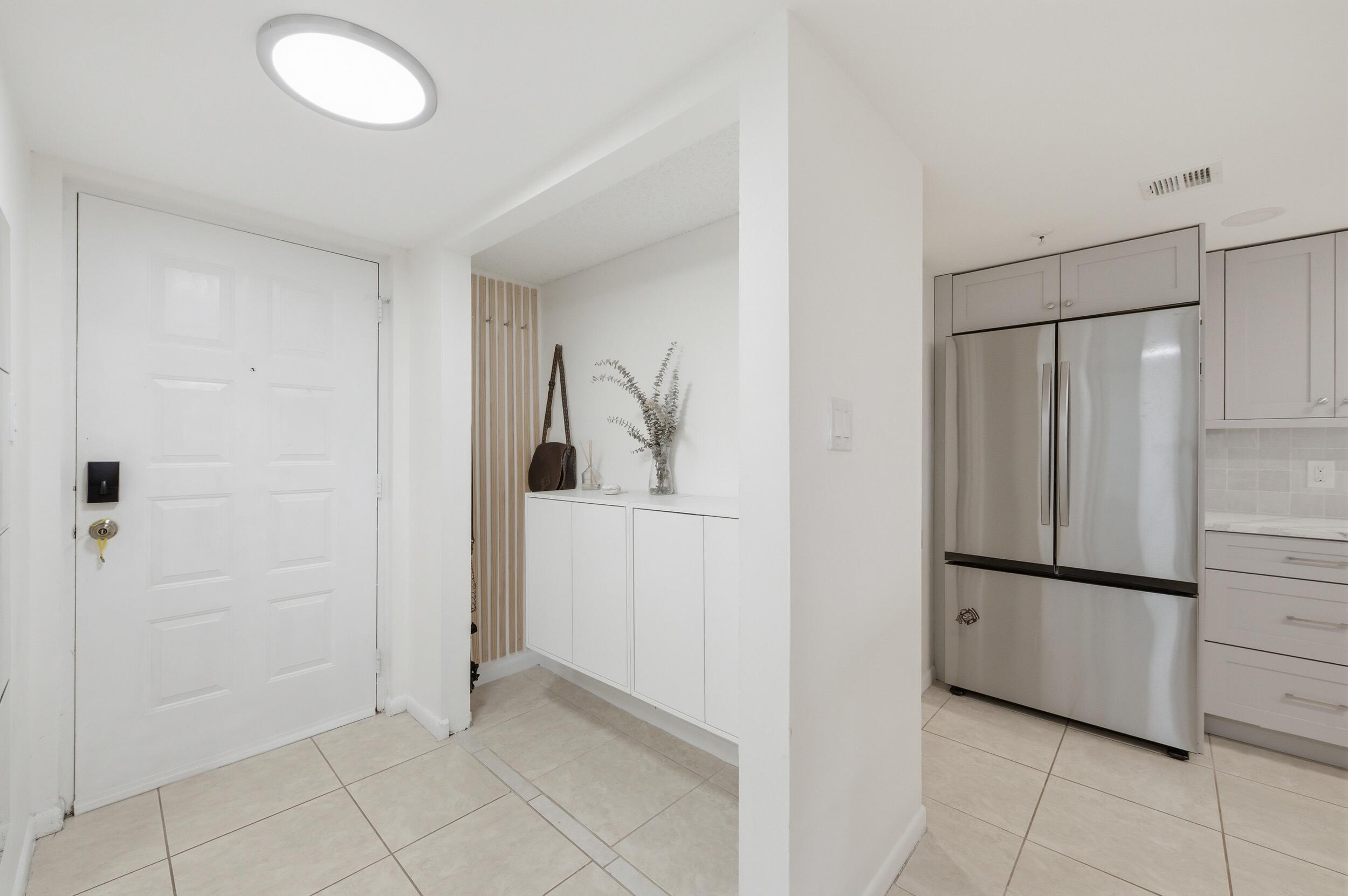 LAKESIDE CONDO - Residential