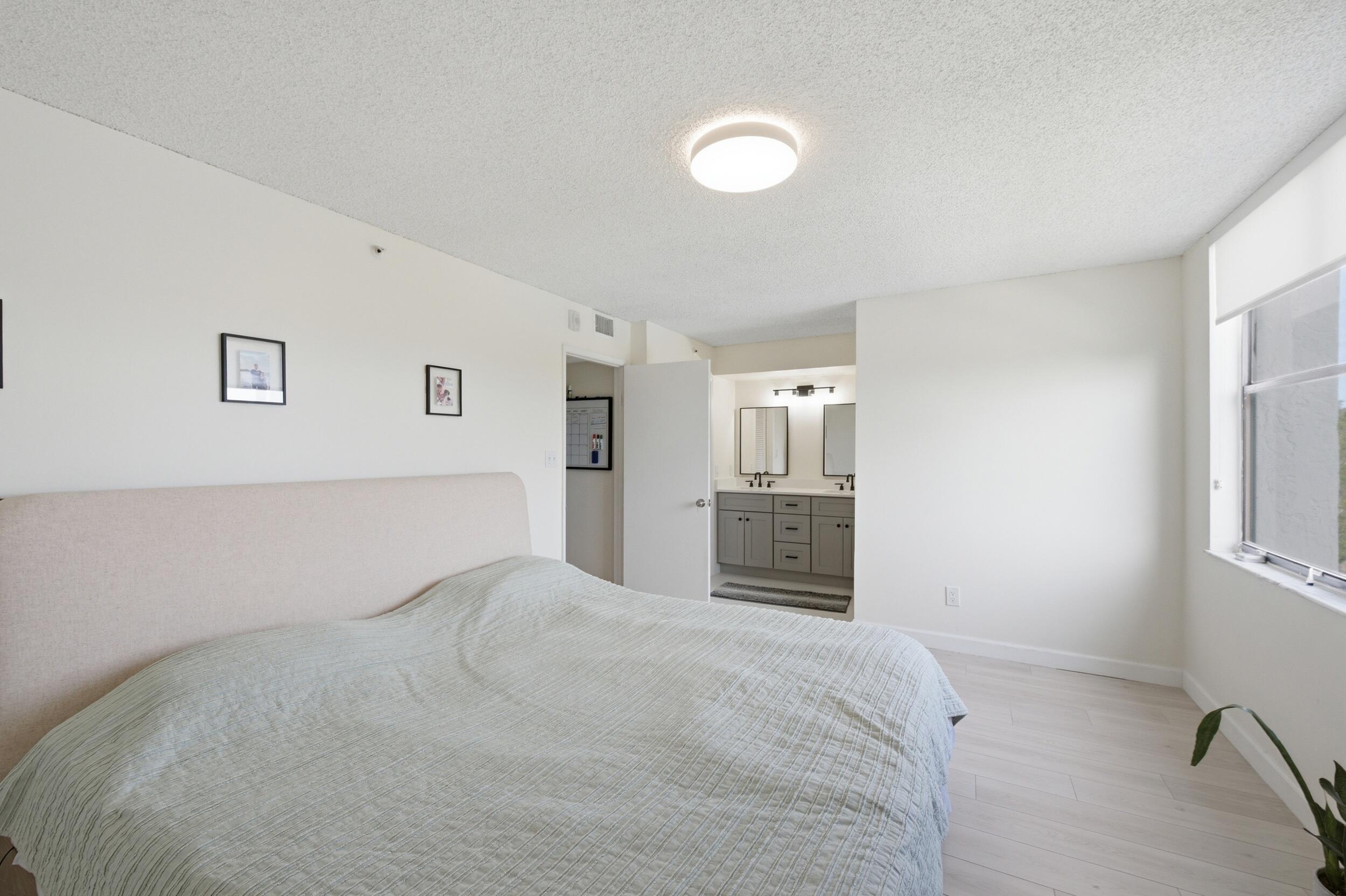 LAKESIDE CONDO - Residential
