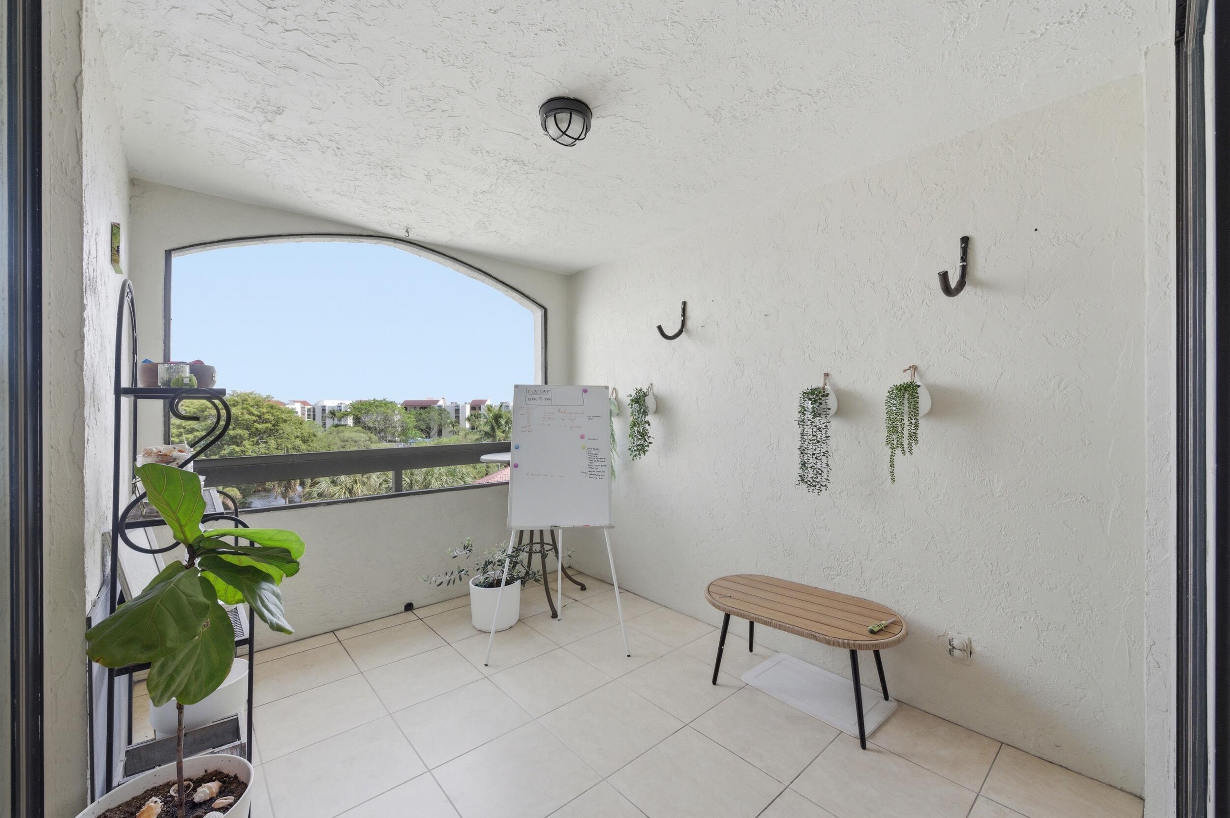 LAKESIDE CONDO - Residential