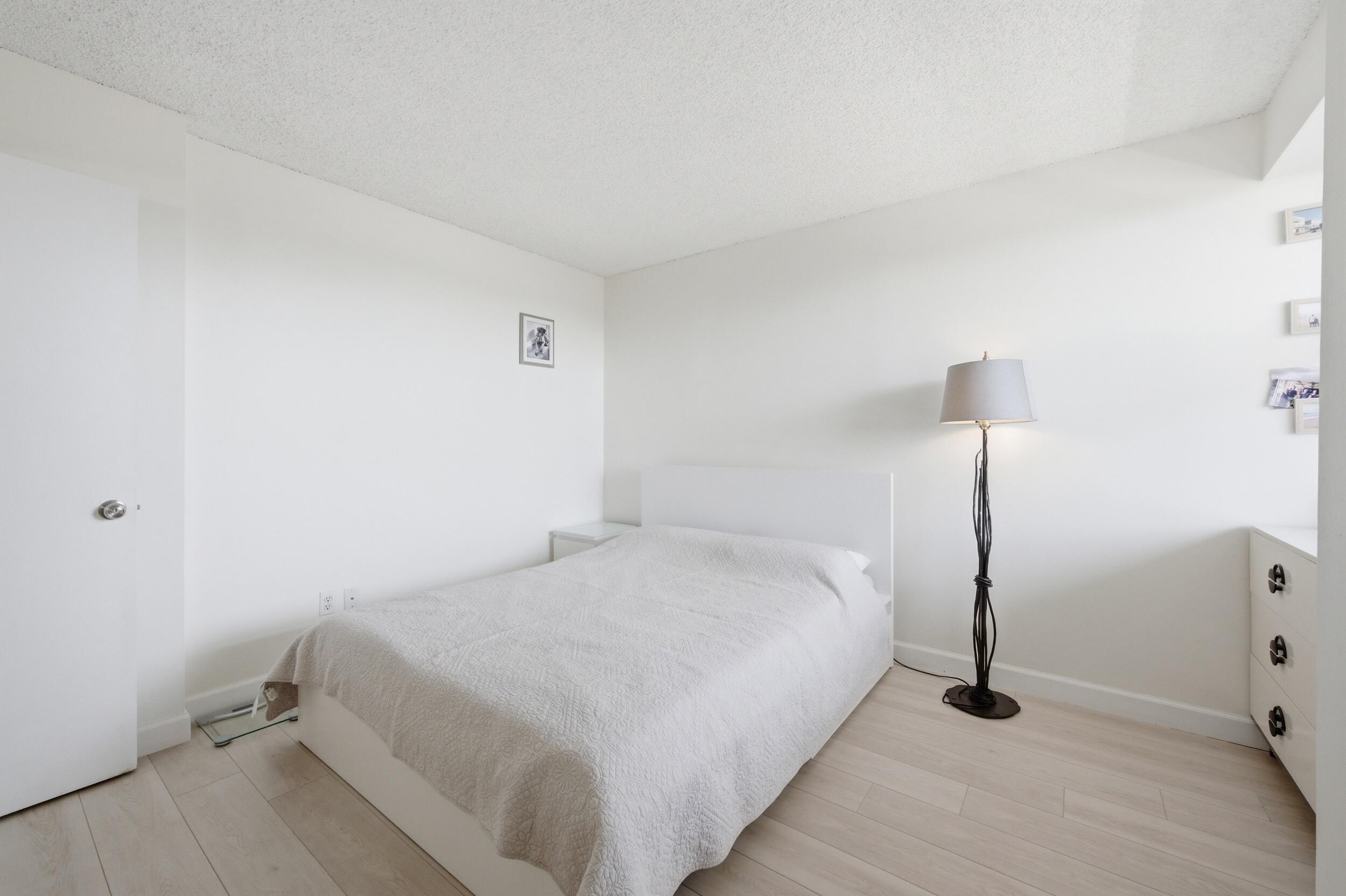 LAKESIDE CONDO - Residential