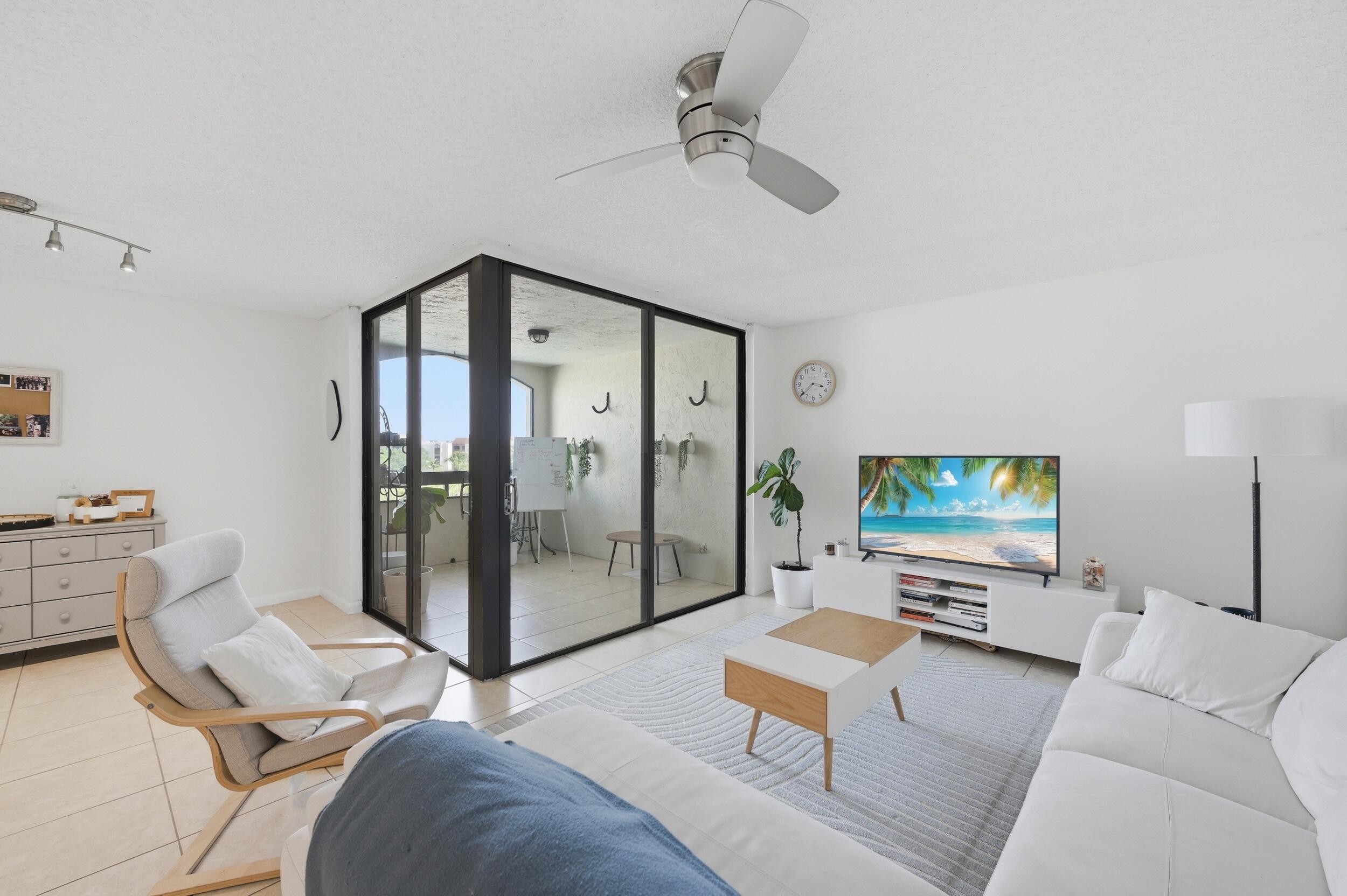 LAKESIDE CONDO - Residential