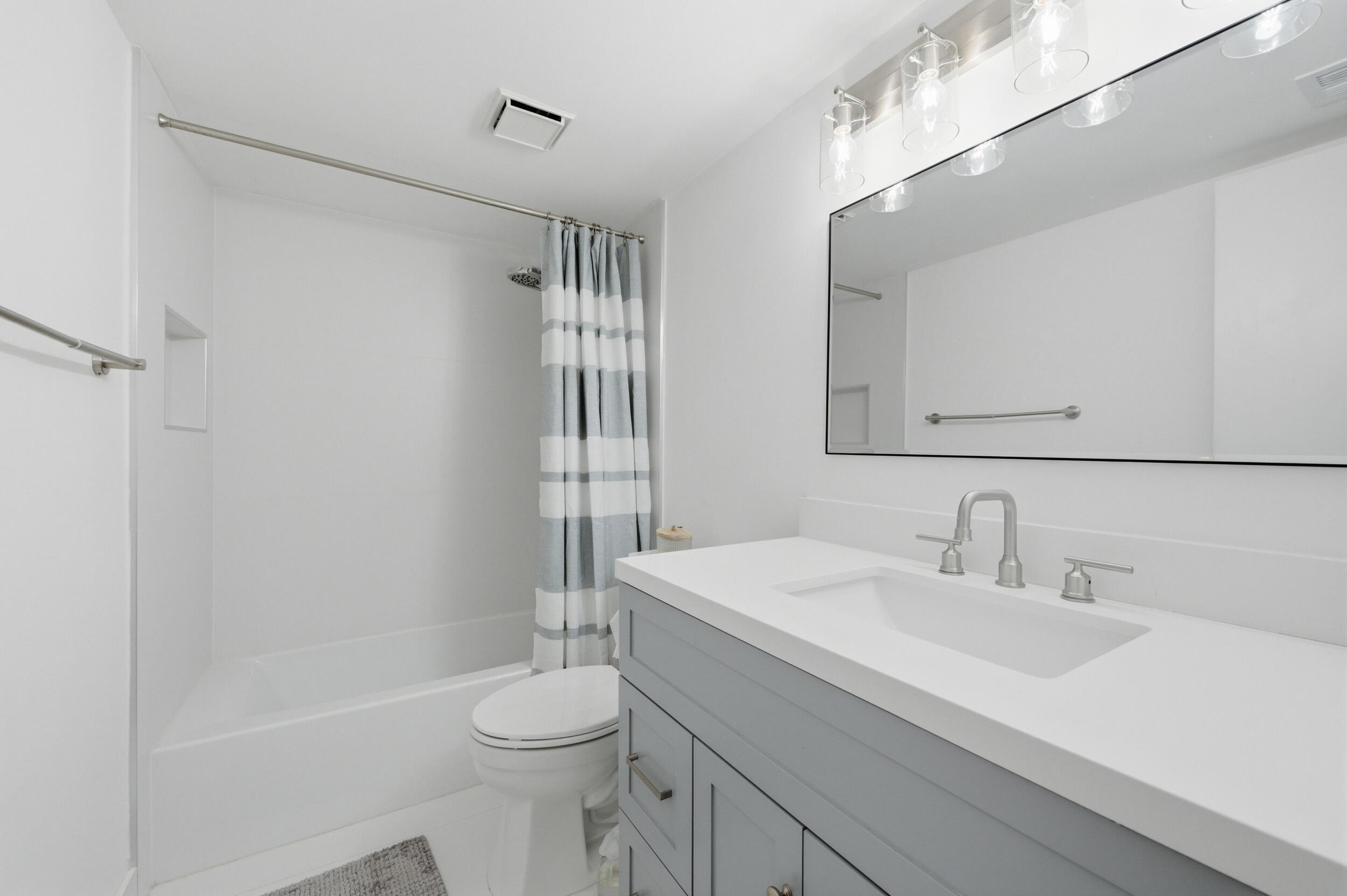 LAKESIDE CONDO - Residential