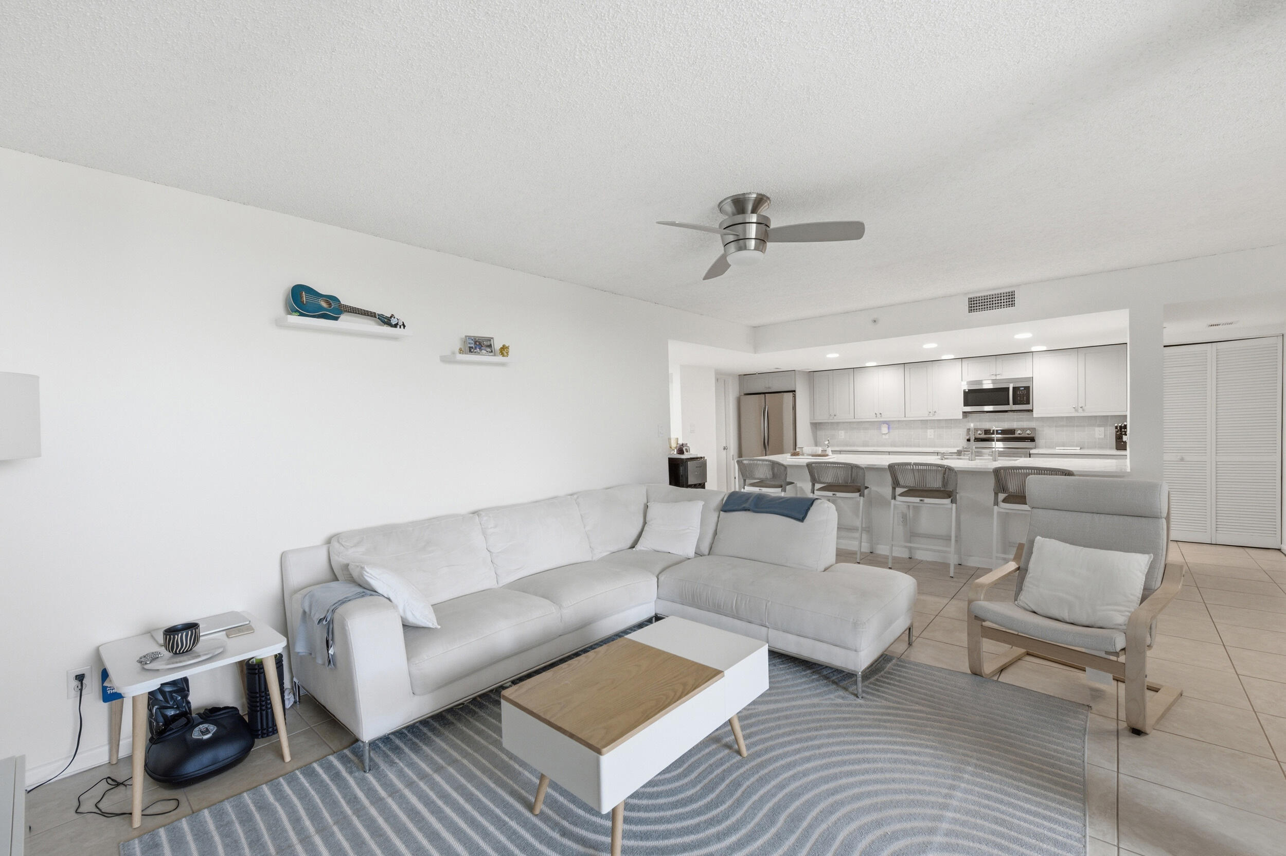LAKESIDE CONDO - Residential