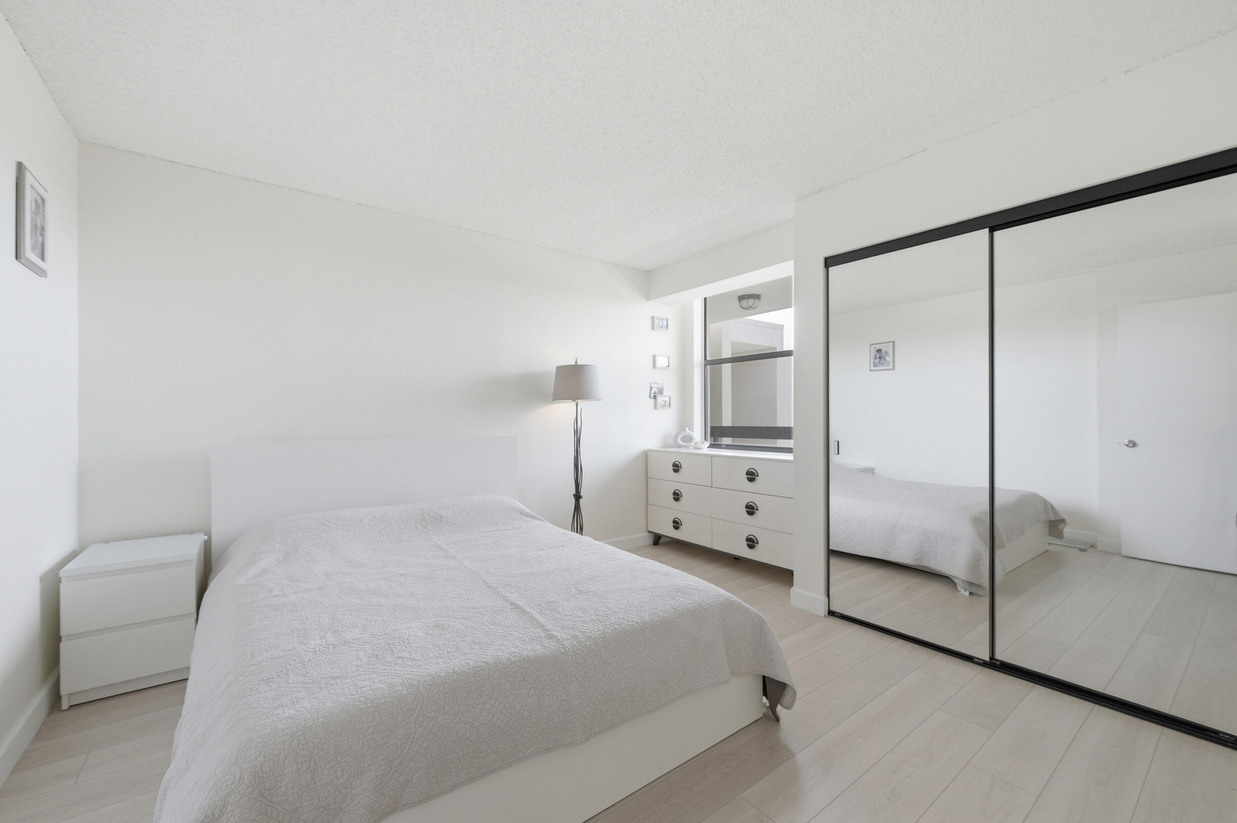 LAKESIDE CONDO - Residential