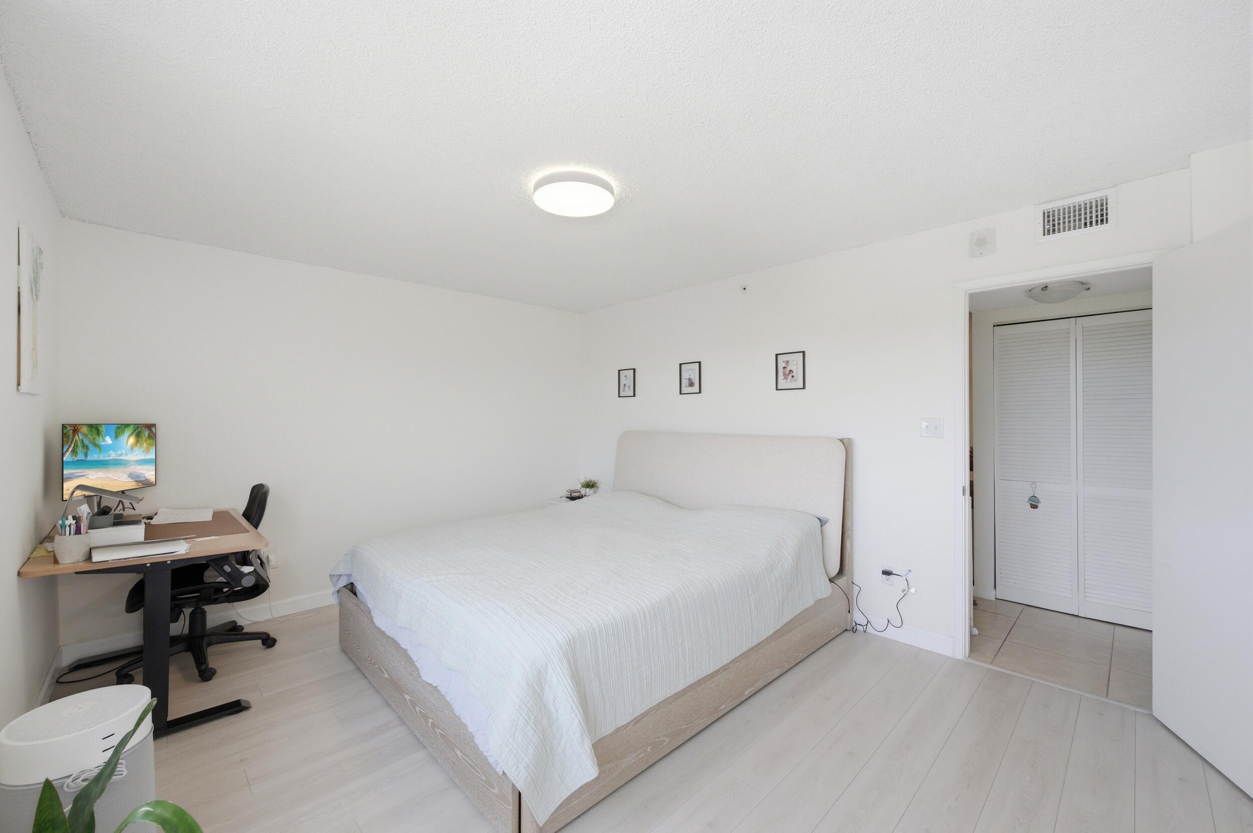 LAKESIDE CONDO - Residential