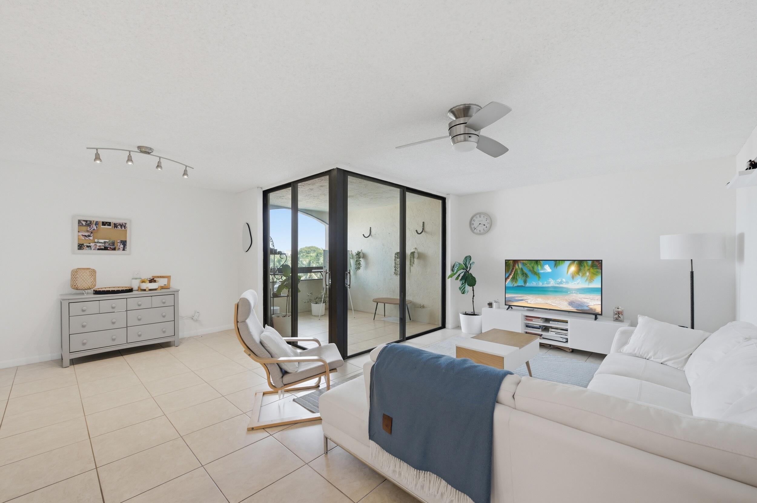 LAKESIDE CONDO - Residential
