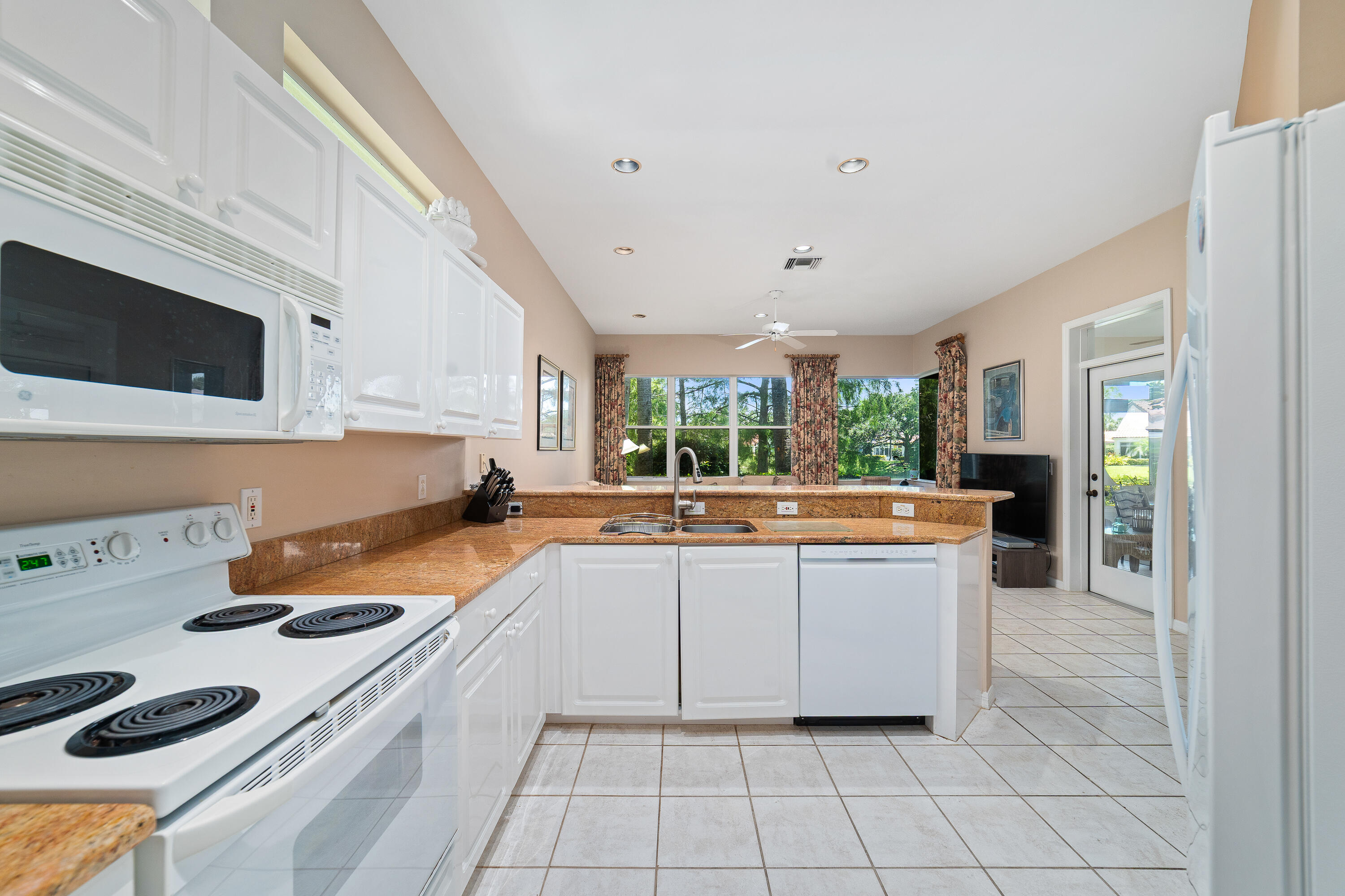 VICTORIA ISLAND GRAND HARBOR PLAT 14 - Residential