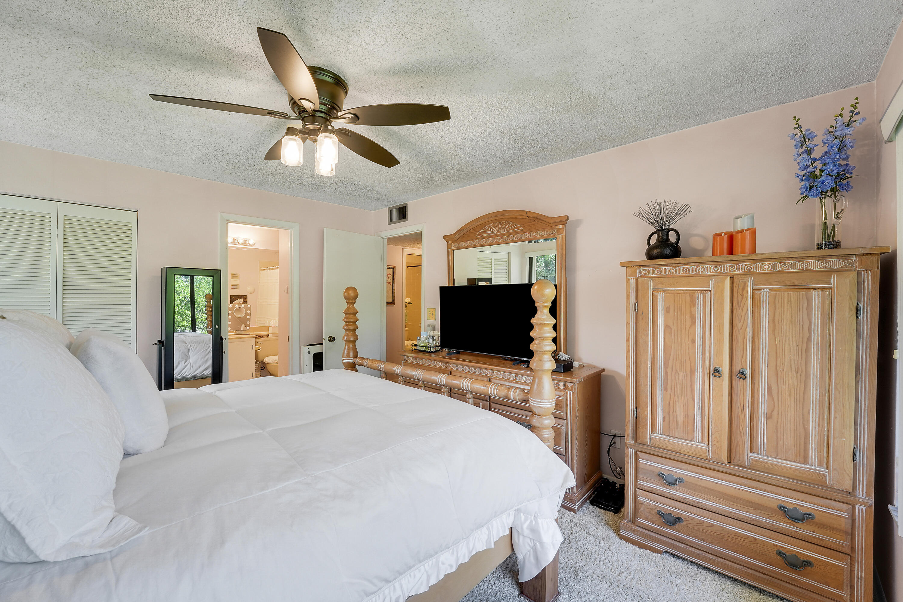 DUNBAR WOODS CONDO I II AND III IN OR4410P782, - Residential