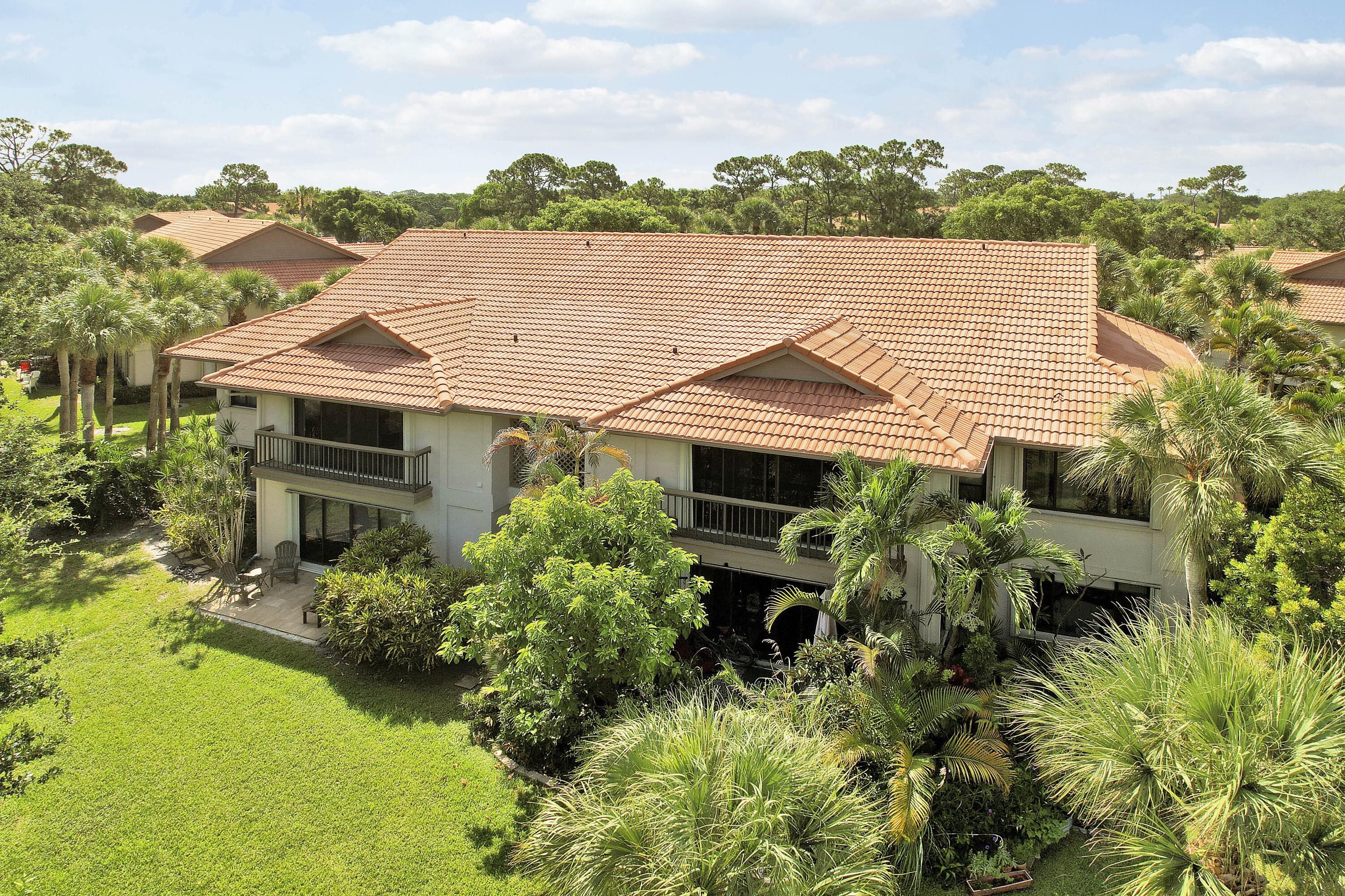 DUNBAR WOODS CONDO I II AND III IN OR4410P782, - Residential