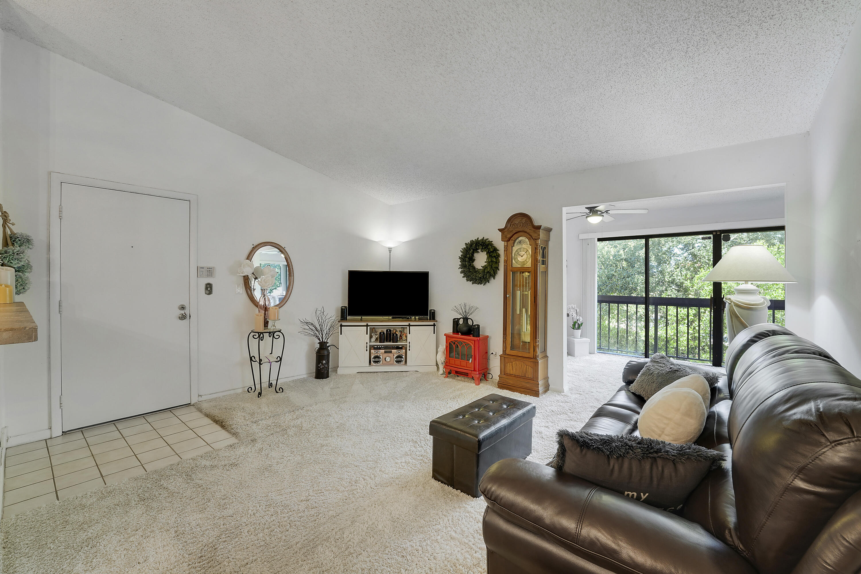 DUNBAR WOODS CONDO I II AND III IN OR4410P782, - Residential