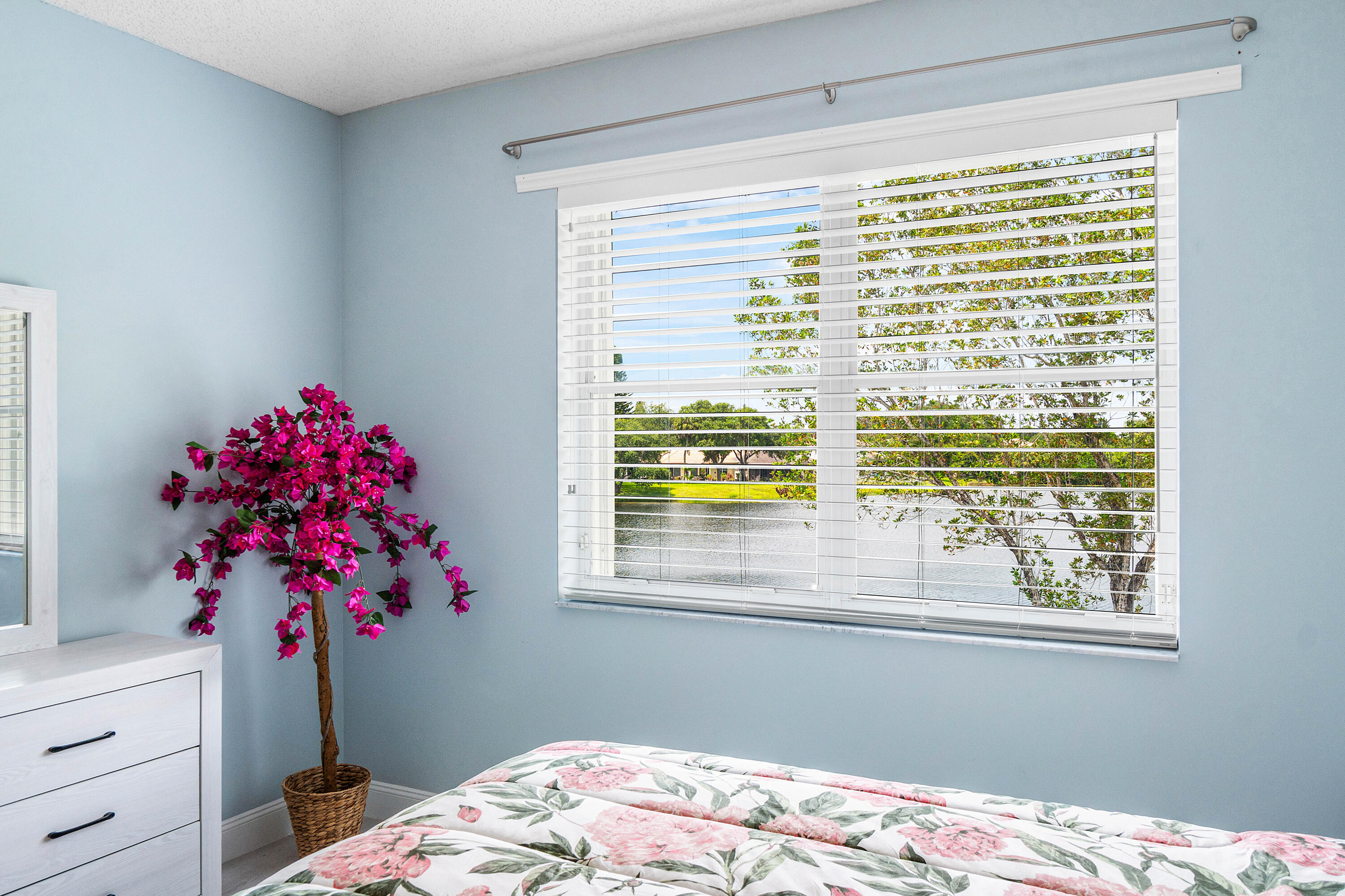 Lawrence Oaks - Residential Lease