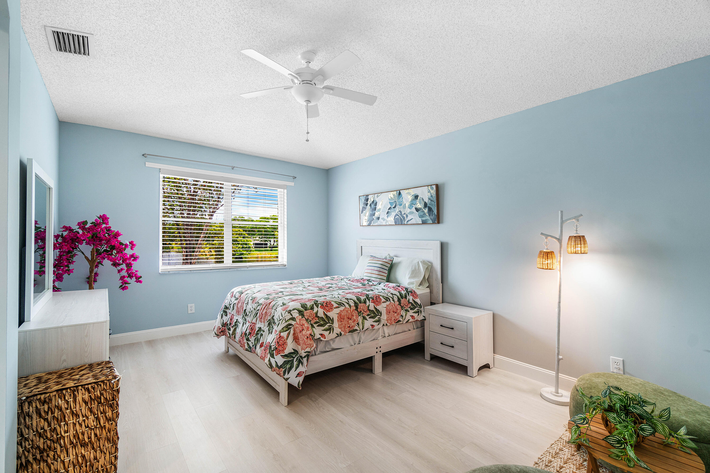Lawrence Oaks - Residential Lease