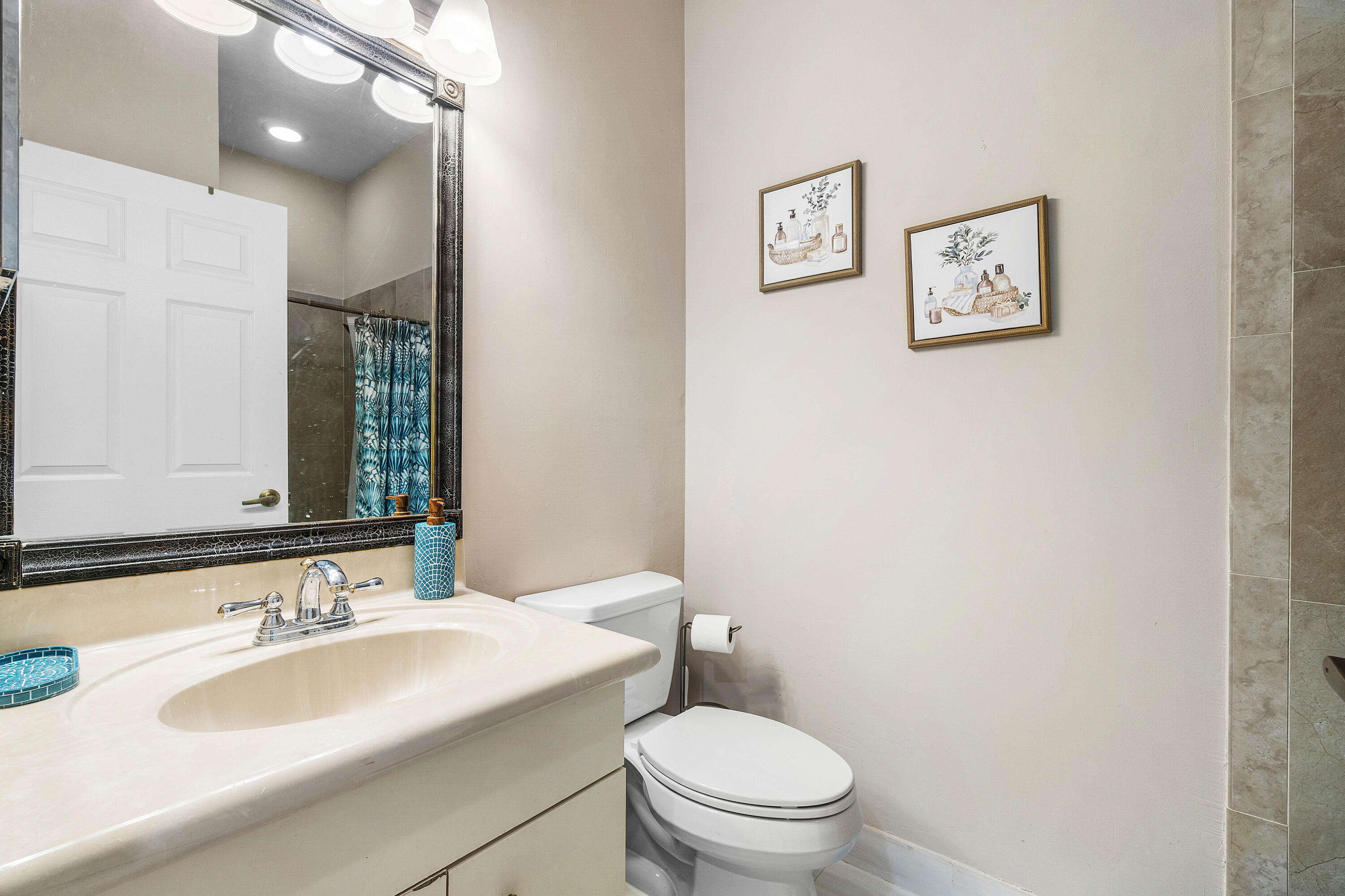 Lawrence Oaks - Residential Lease