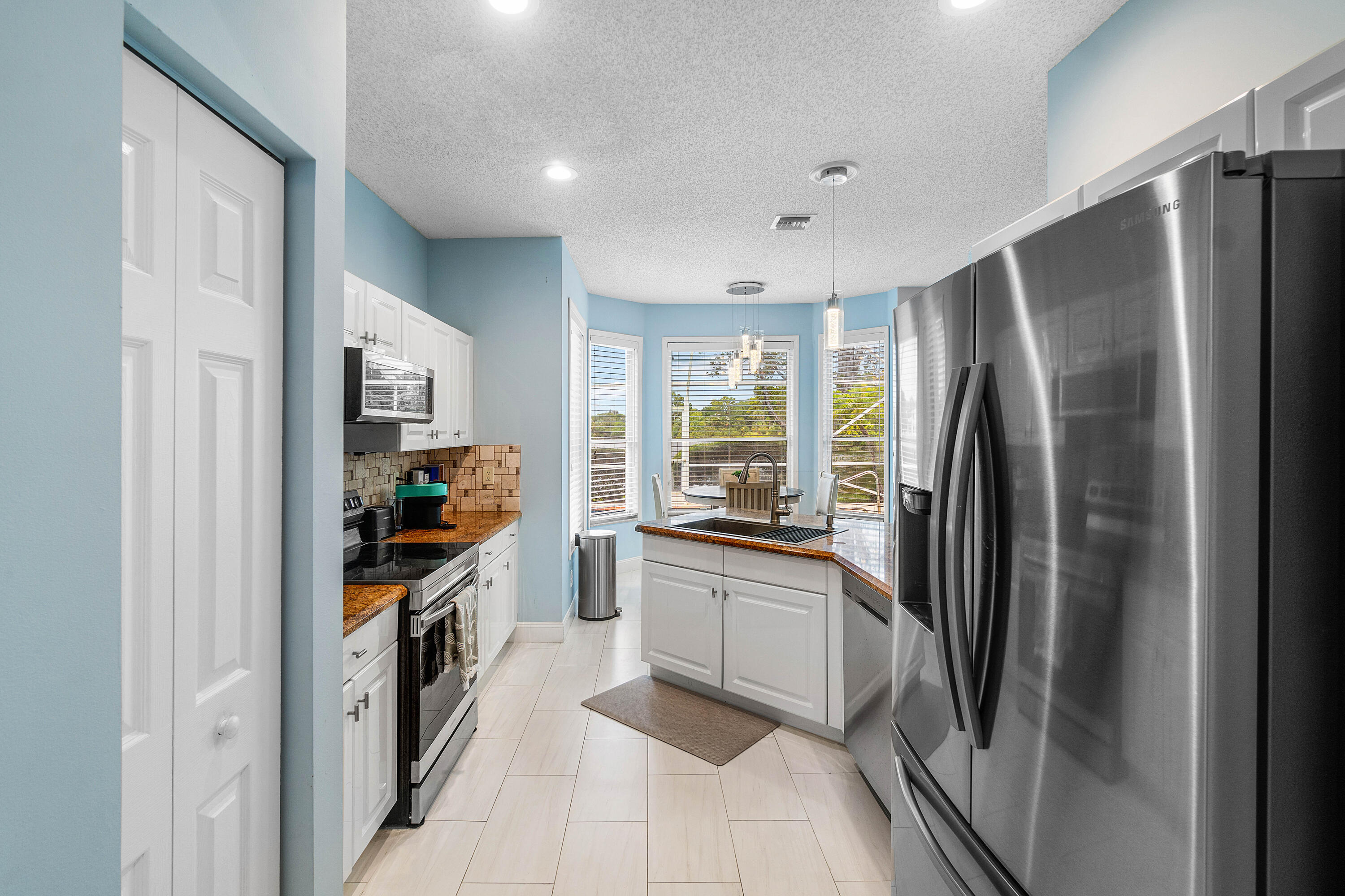 Lawrence Oaks - Residential Lease